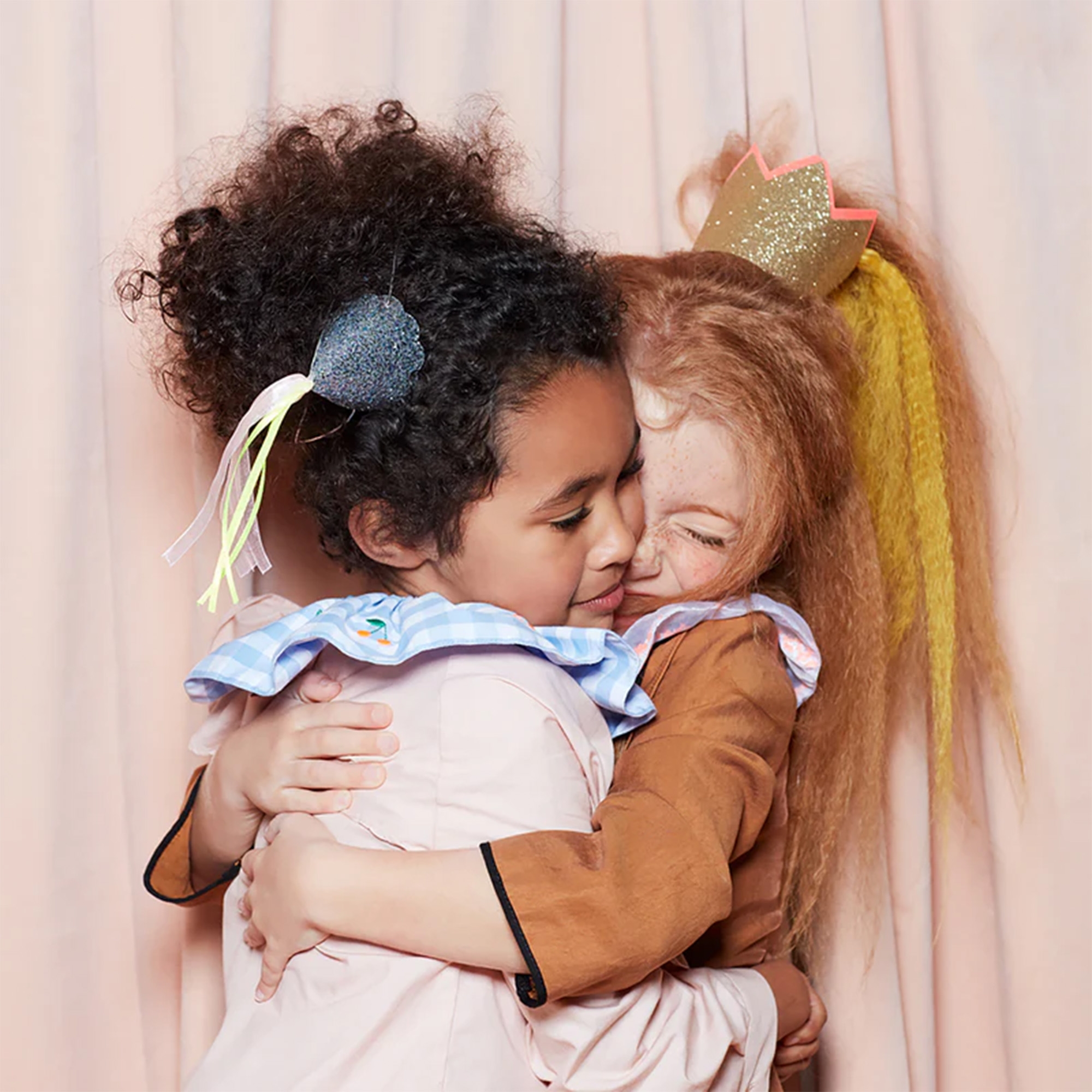 Meri Meri - 8 Mini Kronen Umarmen, Person