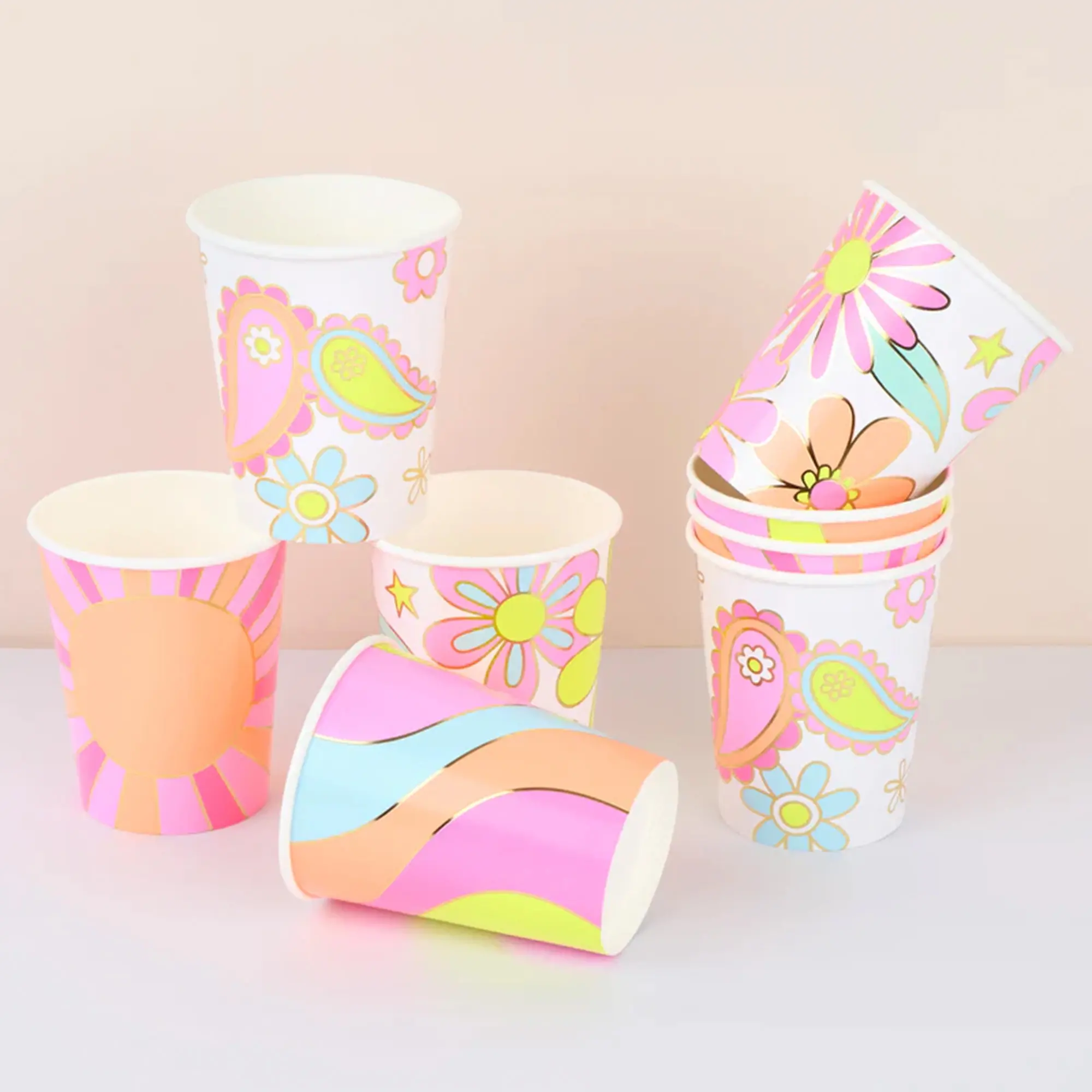 Pappbecher, Papierbecher, Blumenmuster, Pastellfarben, Hippie-Blumen
