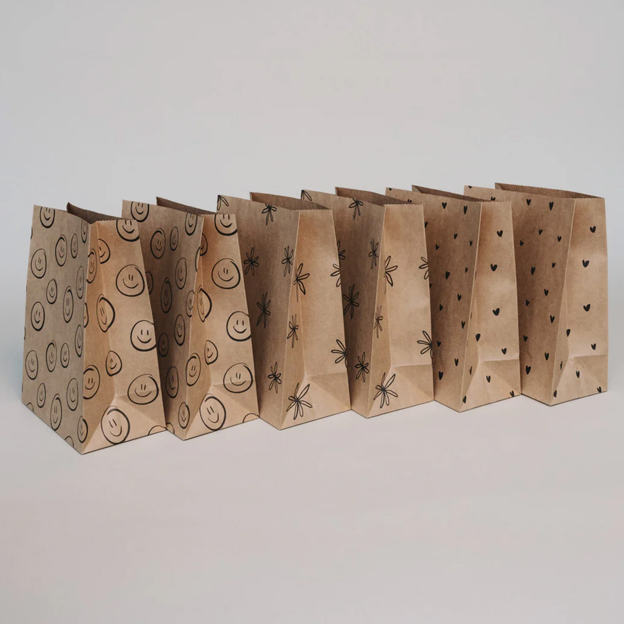 Eulenschnitt - 6er Set Papiertüten "Illustrationen Schwarz" M Papiertüten, Geschenkverpackung, Beutel, Muster, braun