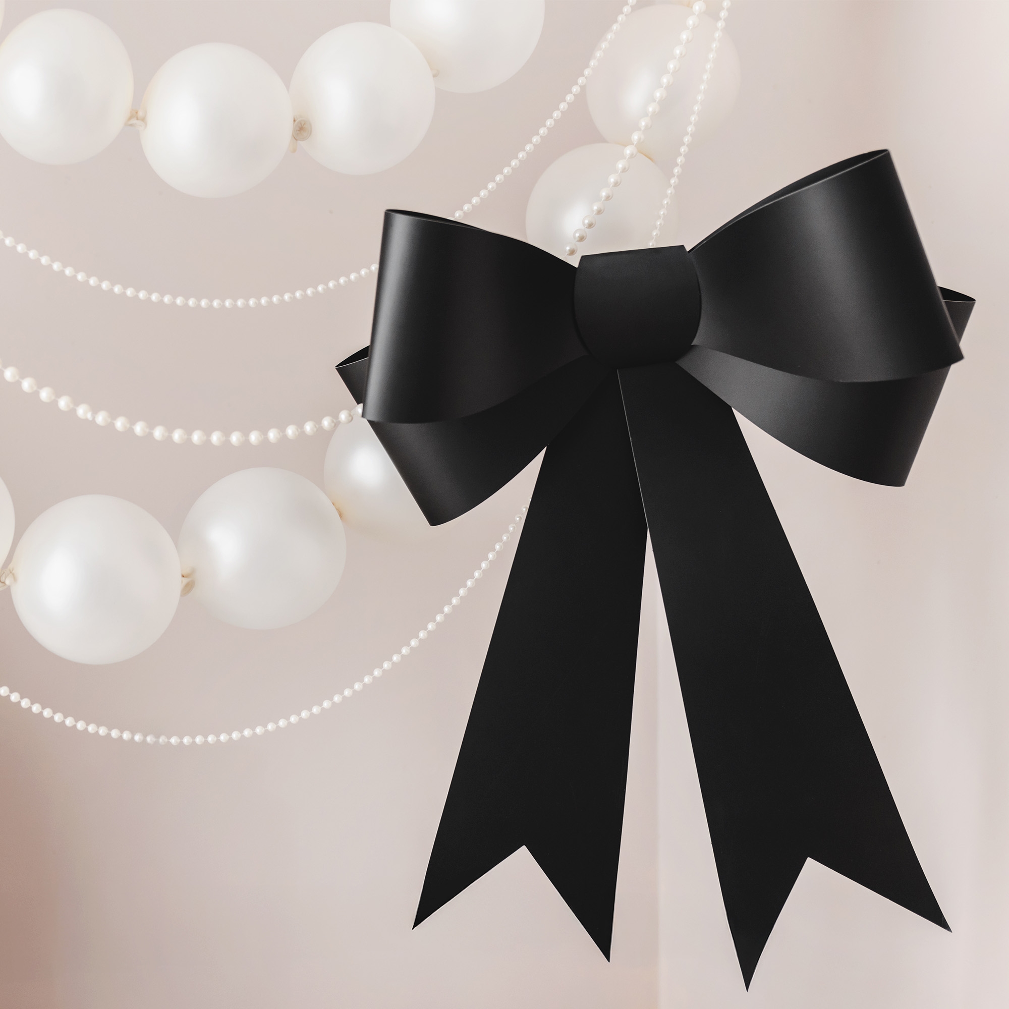 DIY dekorative Schleife in Schwarz DIY dekorative Schleife in Schwarz