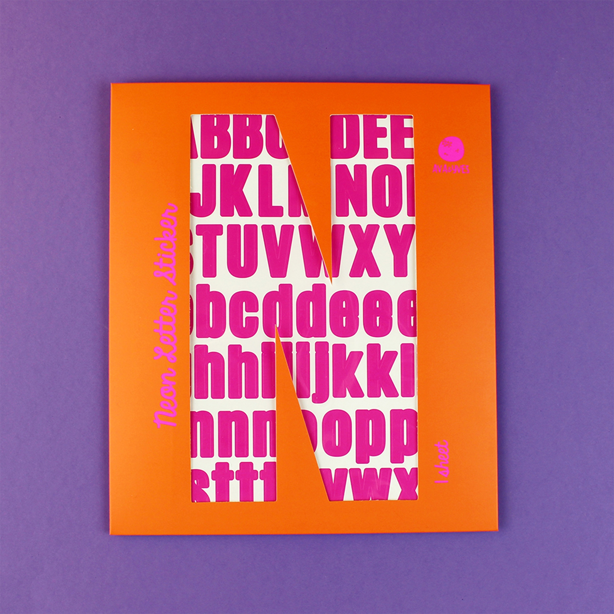 Kartenbox, Alphabet-Muster, Orangenkarton, Pink-lila Schrift, Musterkarton