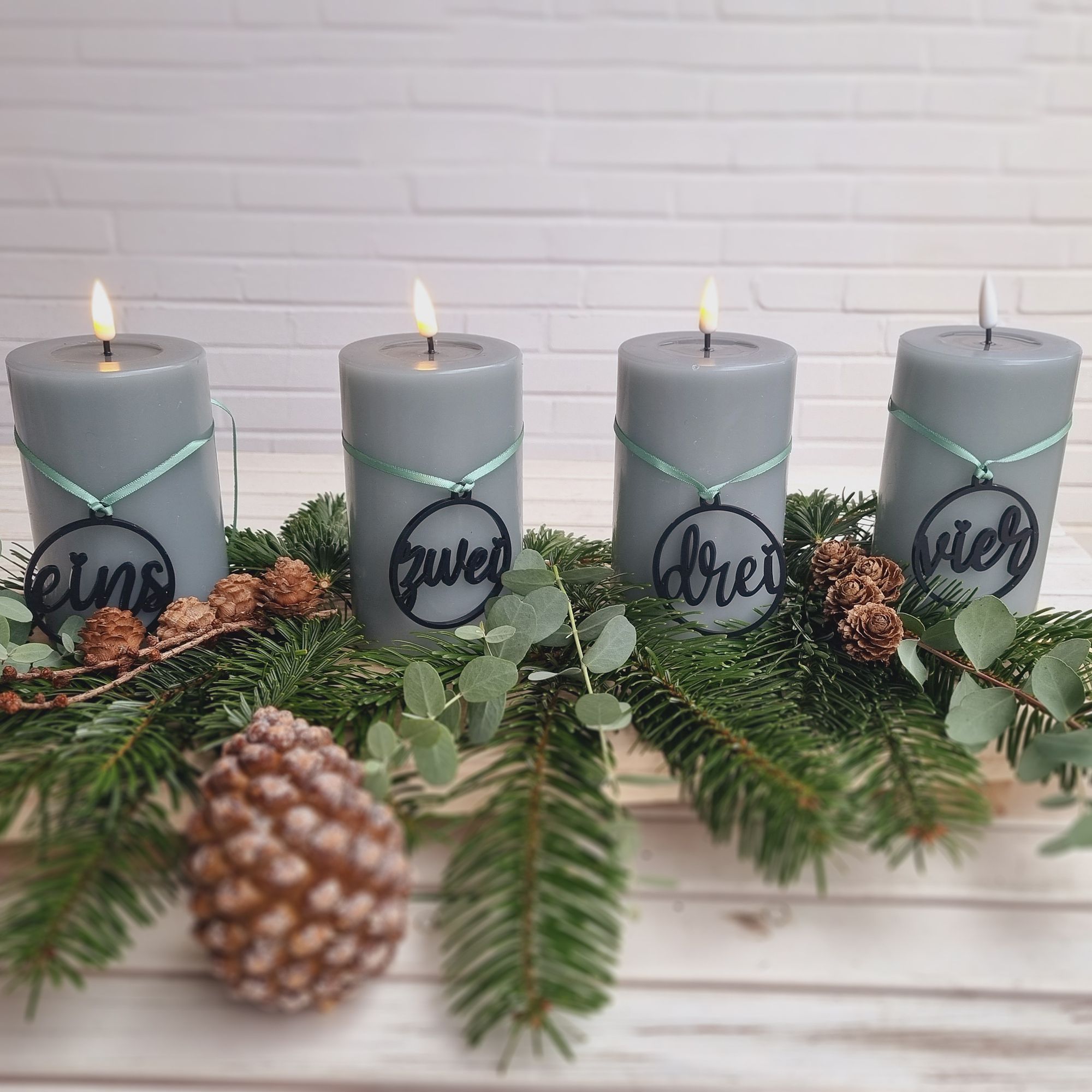 Adventskranz Anhänger Zahlen Rund 1-4 Acryl Grün 5,5cm