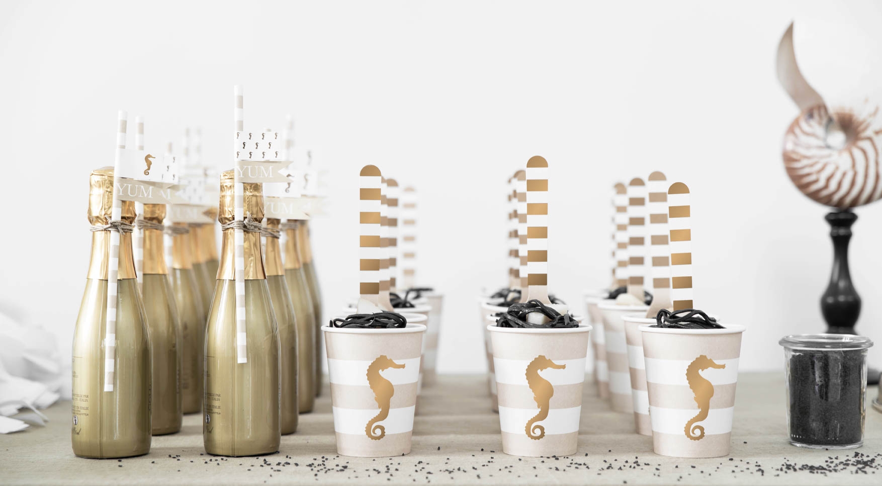 Nahrung, Eiscreme, Pokal, Einwegbecher, Eiscreme zum Servieren