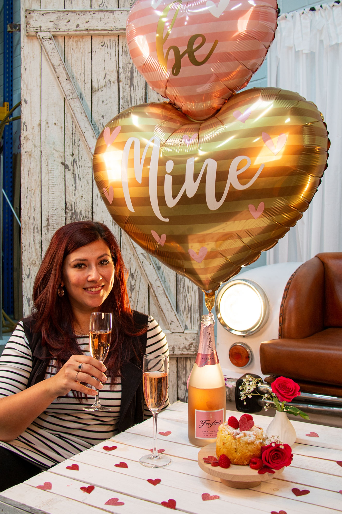 Folienballon "be mine" Doppelherz 107cm Folienballon "be mine" Doppelherz 107cm