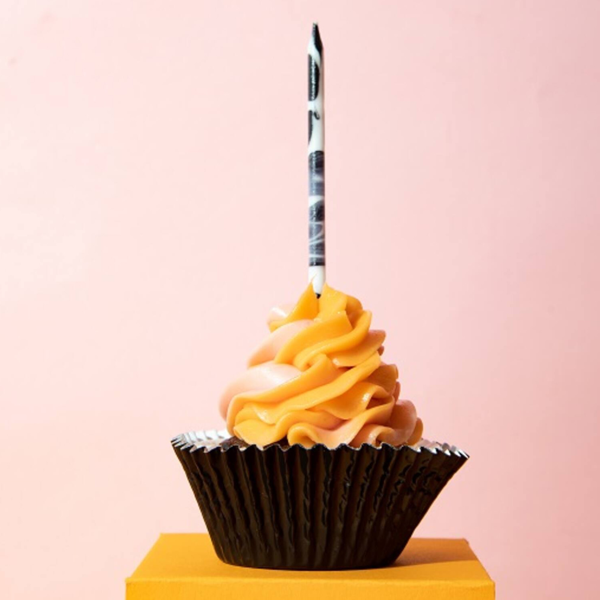 24 Kuchenkerzen "Marmor Schwarz"