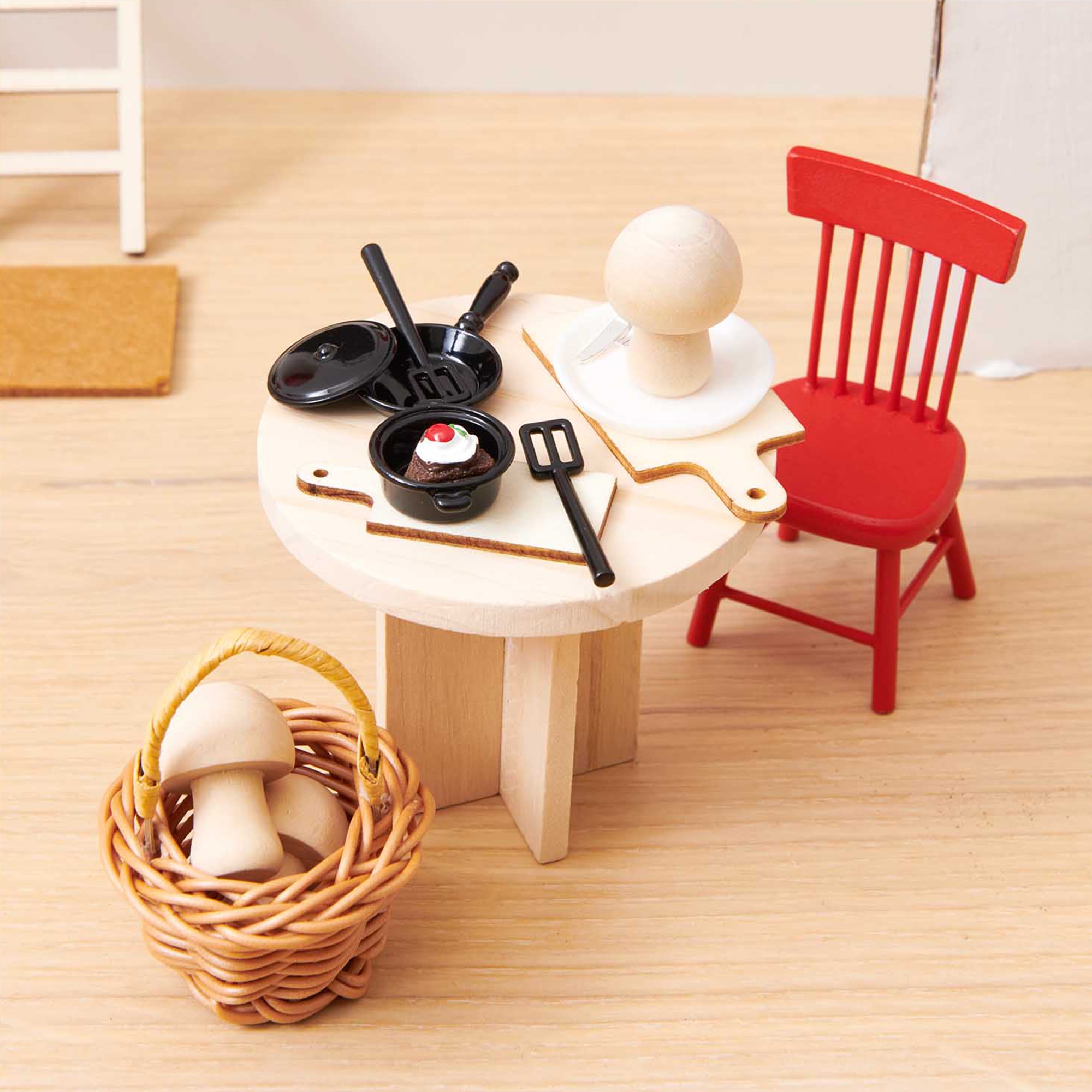 3dee523f522ae63883dc908a0a64e6a1ab58946f Miniatur "Schokotorte" für die Wichteltür