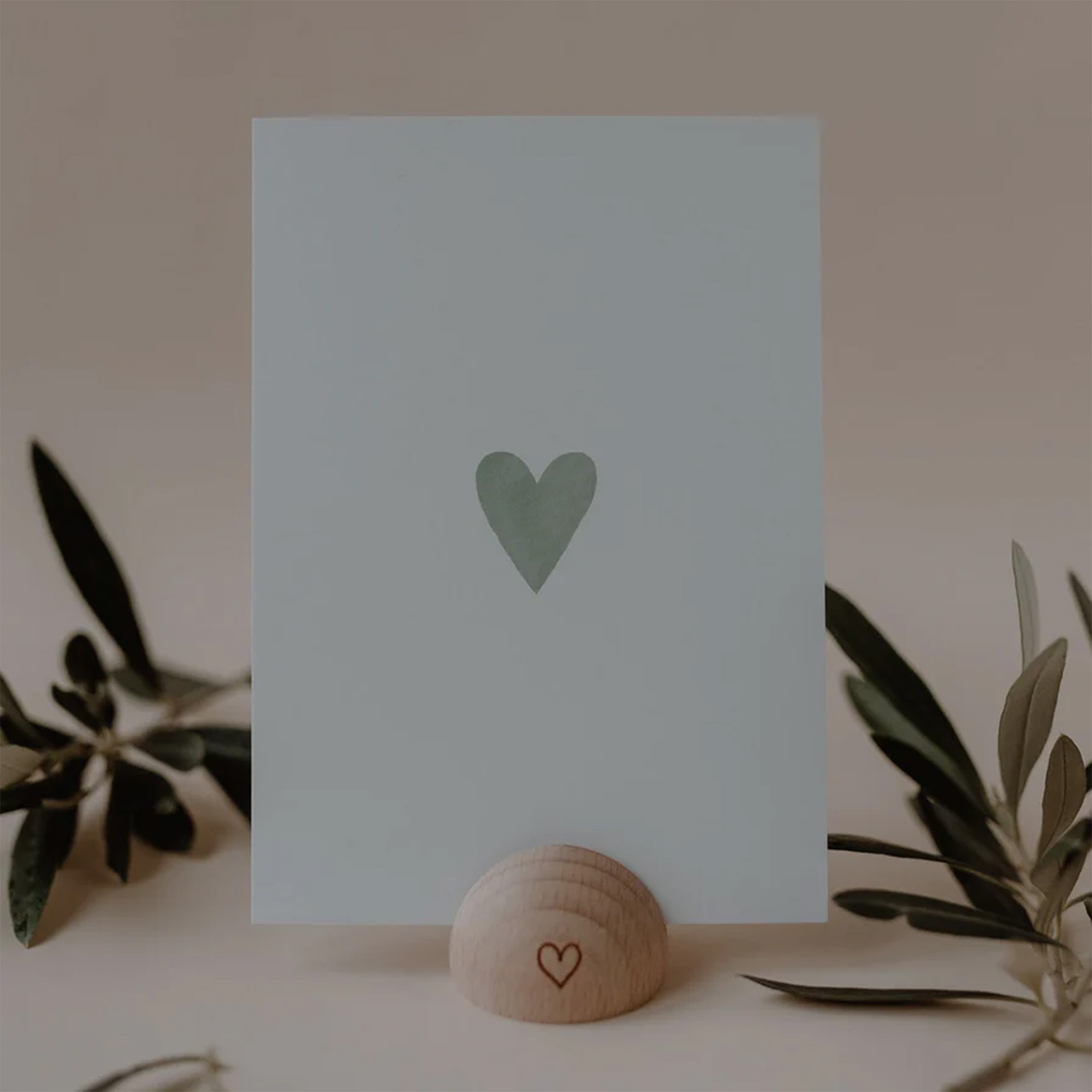 Eulenschnitt - Halbrunder KartenstÀnder "Herz" Symbol