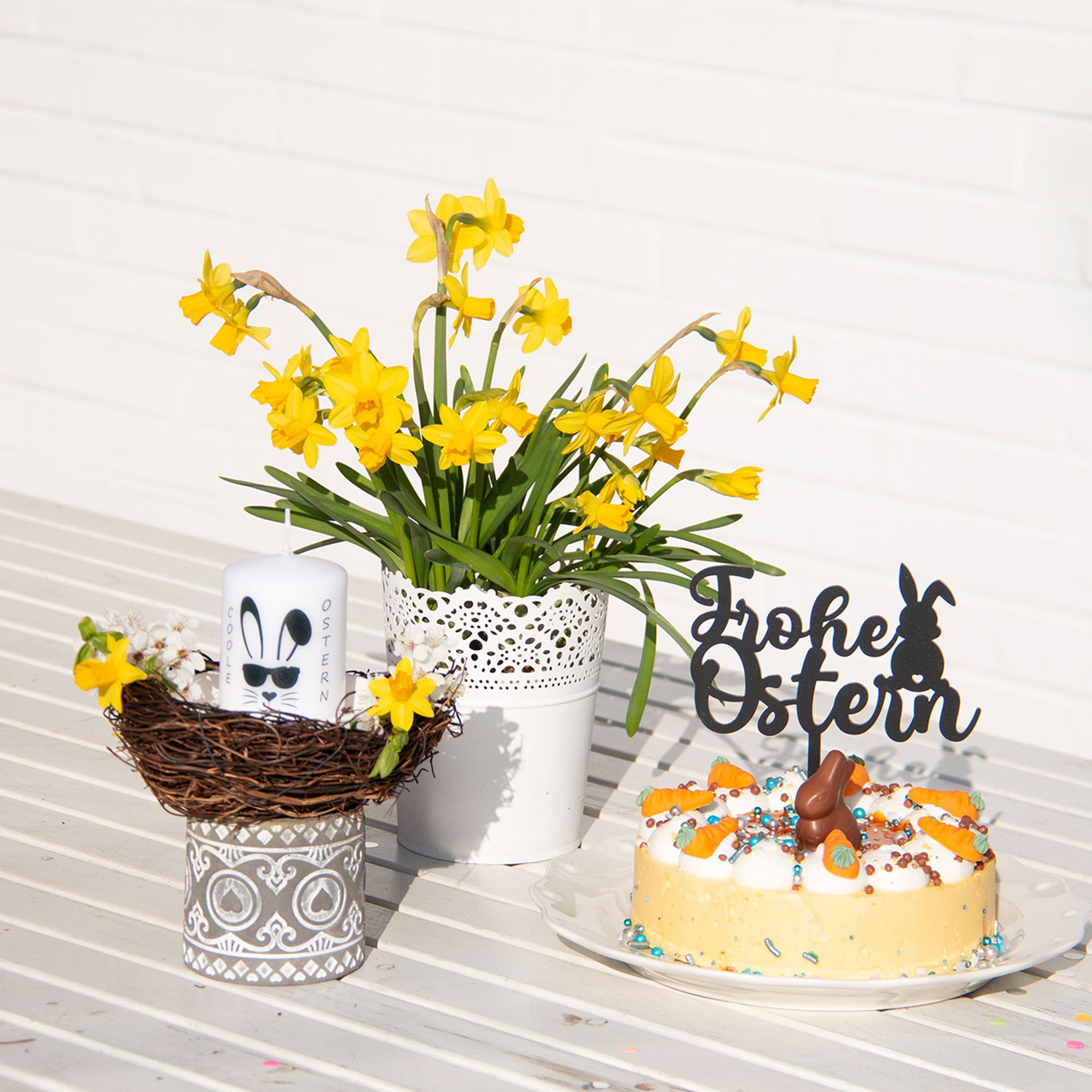 Stumpenkerze Weiß "Coole Ostern" Stumpenkerze Weiß "Coole Ostern"