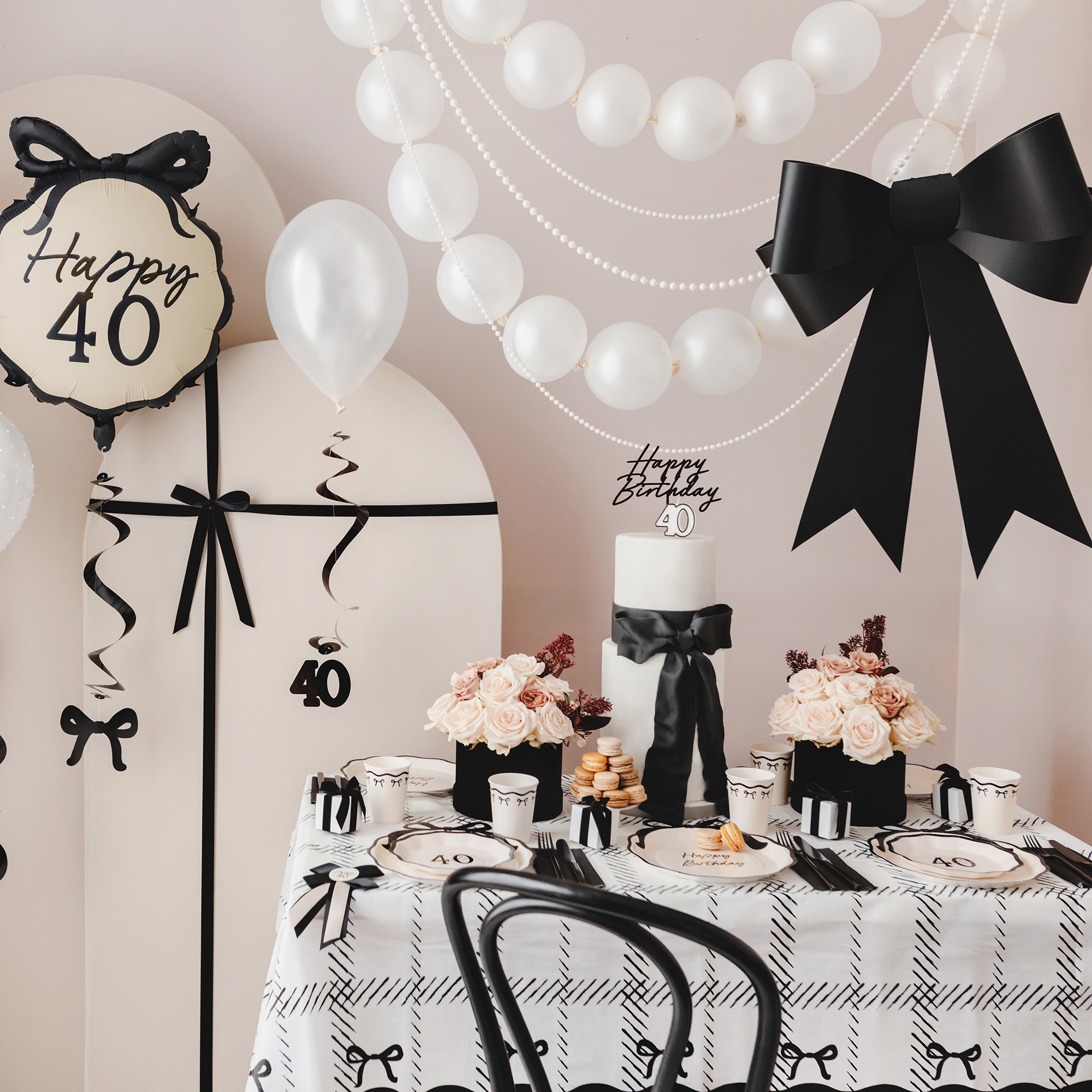 DIY dekorative Schleife in Schwarz DIY dekorative Schleife in Schwarz