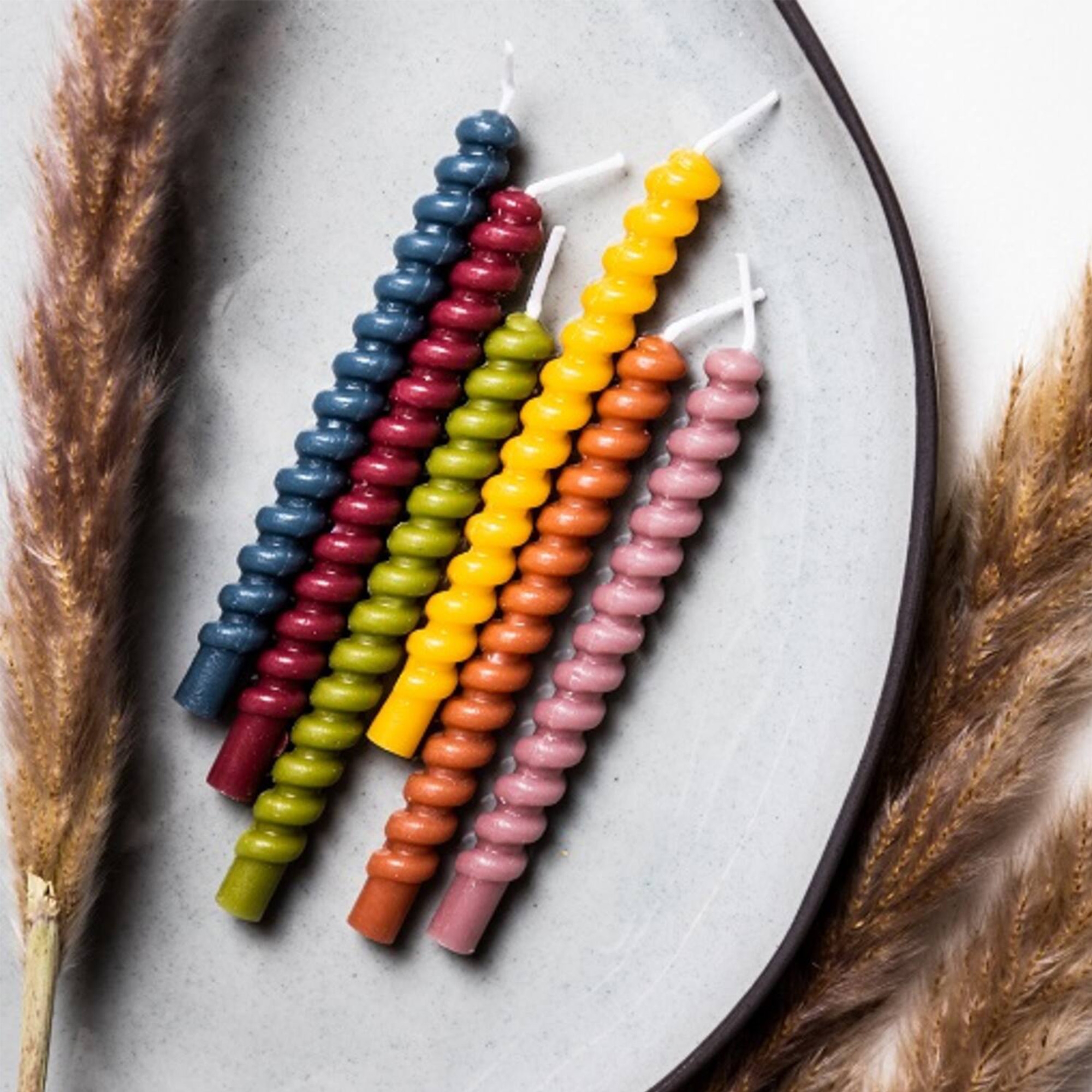 12 Kuchenkerzen mit Haltern "Twister Comfy Cozy"