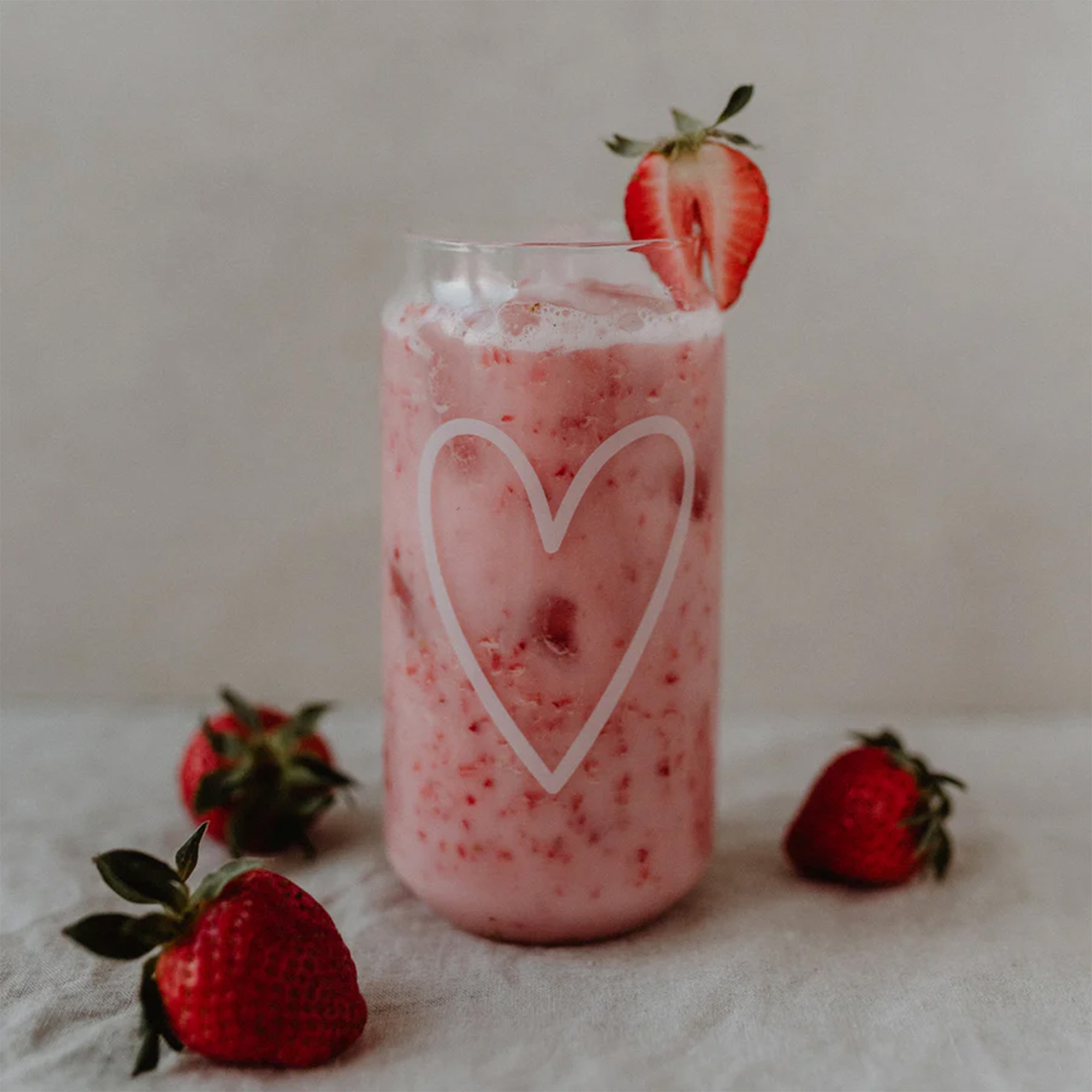 Eulenschnitt - Hohes Trinkglas "Herz" Eulenschnitt - Hohes Trinkglas "Herz"