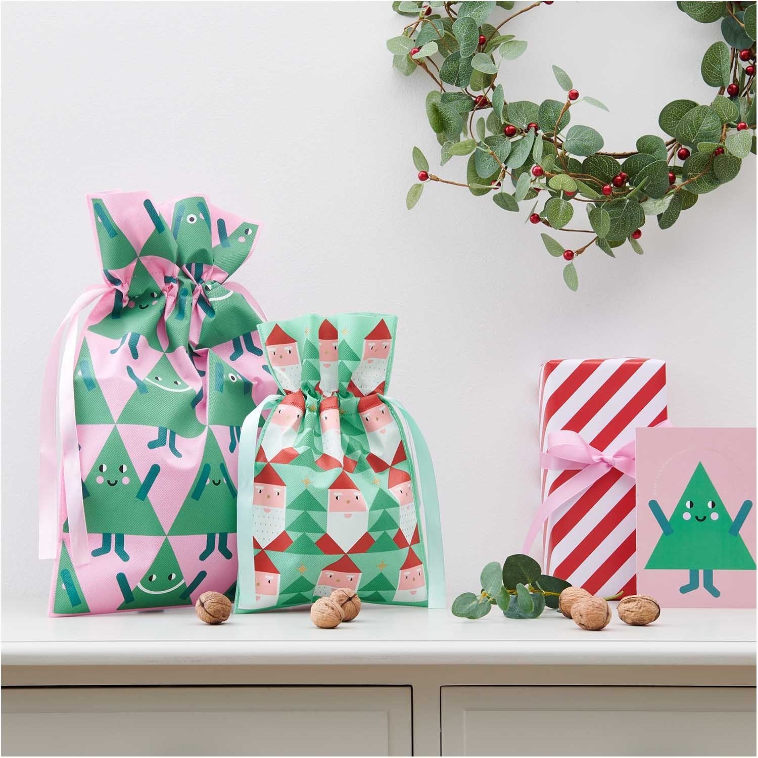 Weihnachtliche Geschenktasche "Tannen", groß