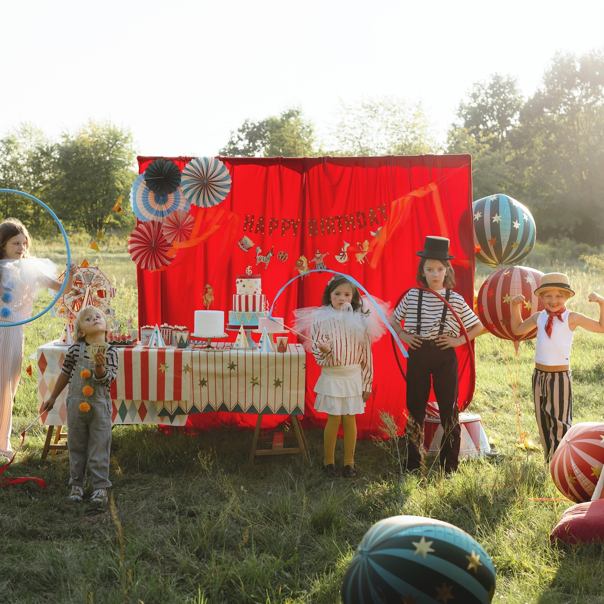 Folienballon "Sternenkugel" Rot 50 cm Folienballon "Sternenkugel" Rot 50 cm