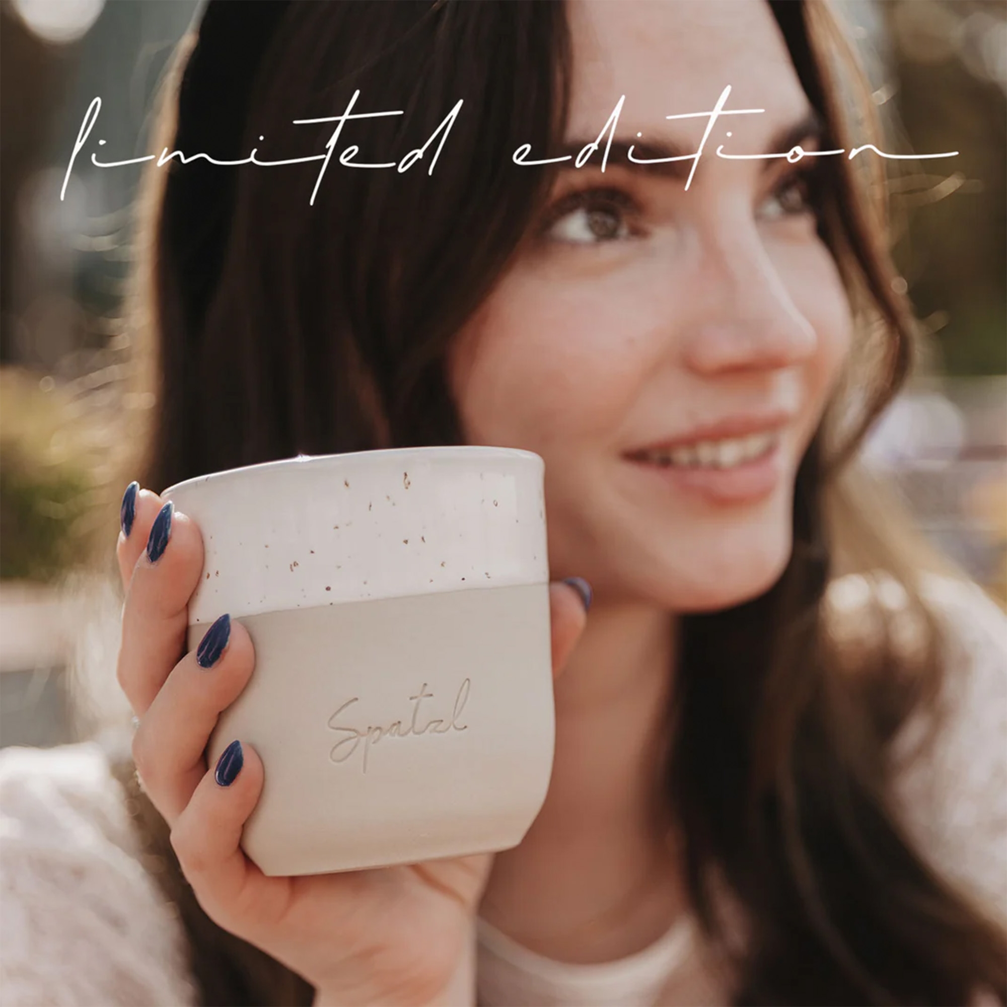 Eulenschnitt - Steingut-Becher "Spatzl" Limited Edition Kopf, Fotografie, Portrait, Finger, Lächeln