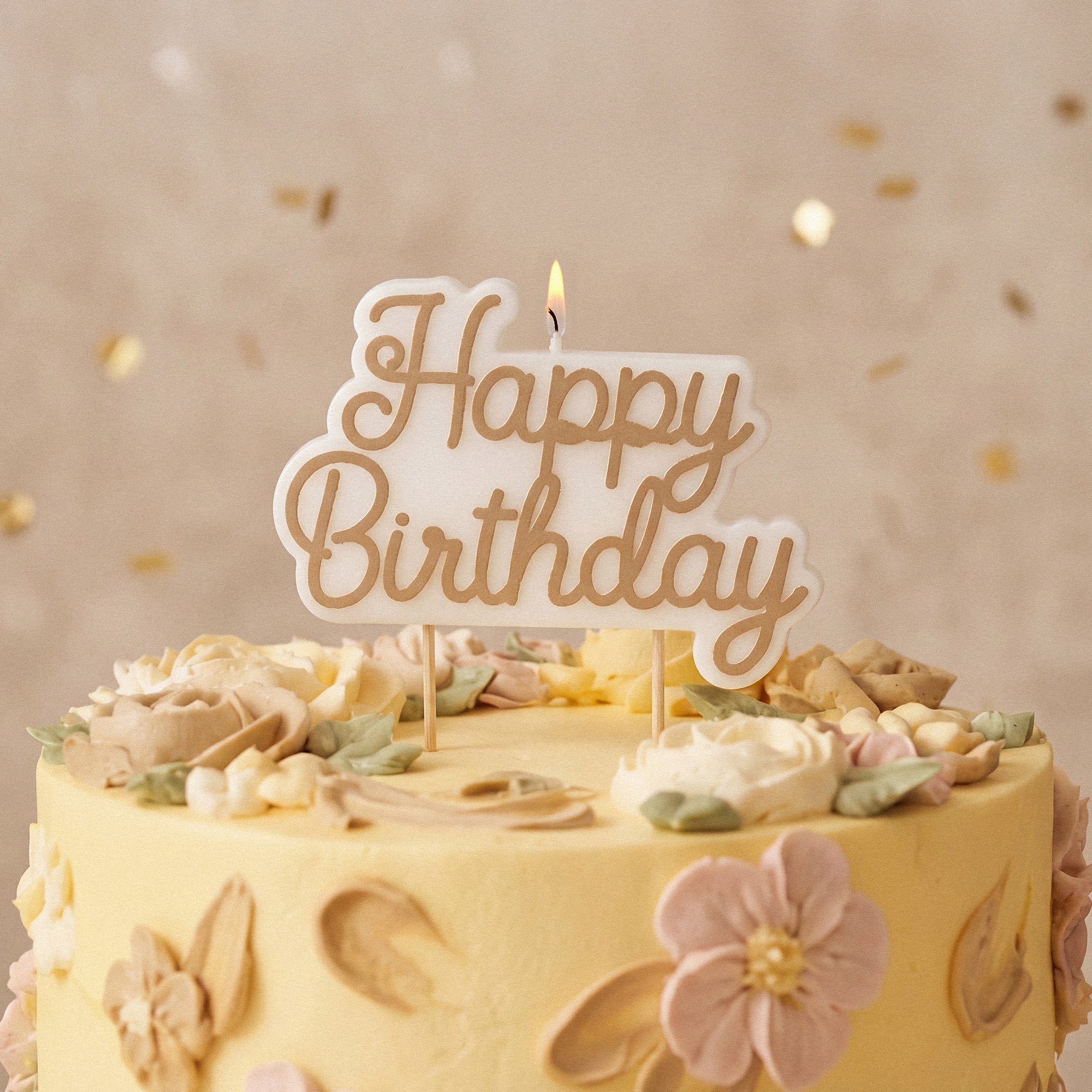Birthday cake, Fondant, Kerze, Blumenverzierungen, Gelbe Torte
