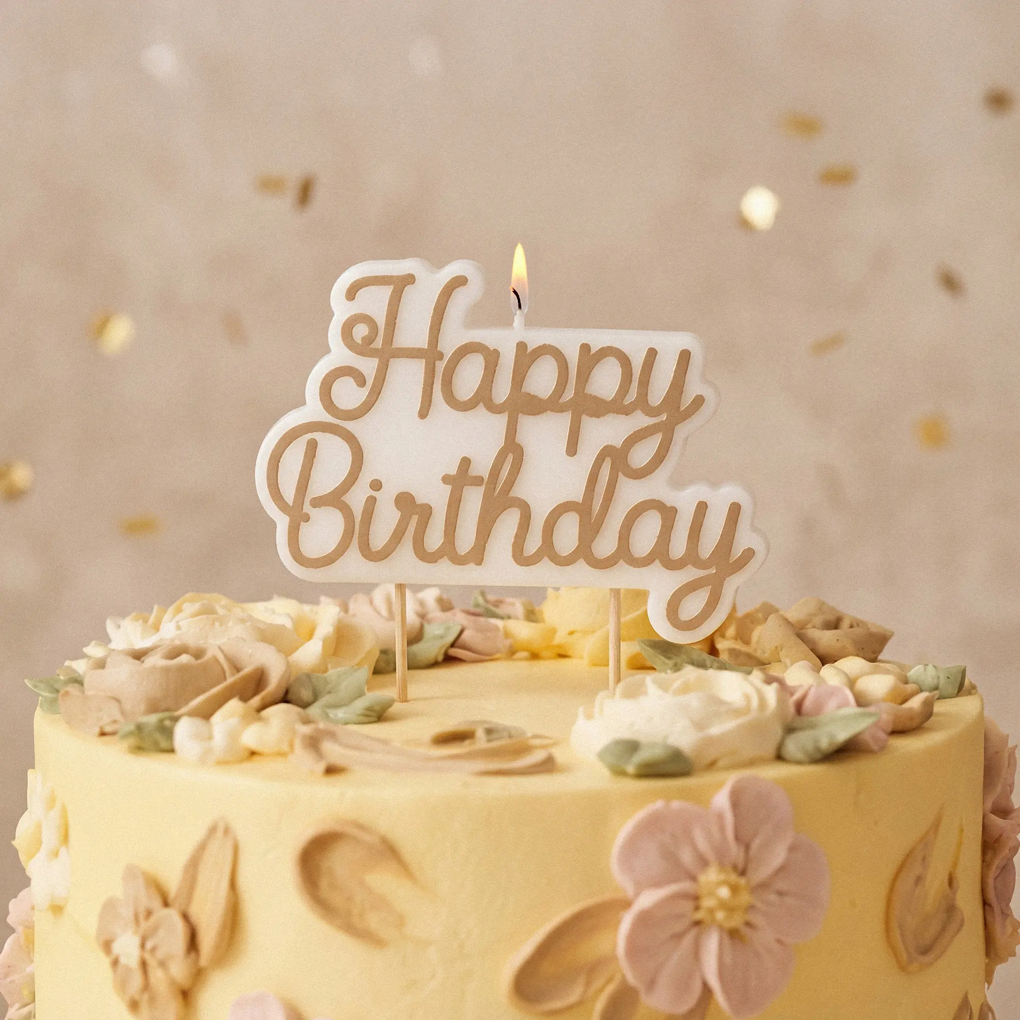 Birthday cake, Fondant, Kerze, Blumenverzierungen, Gelbe Torte
