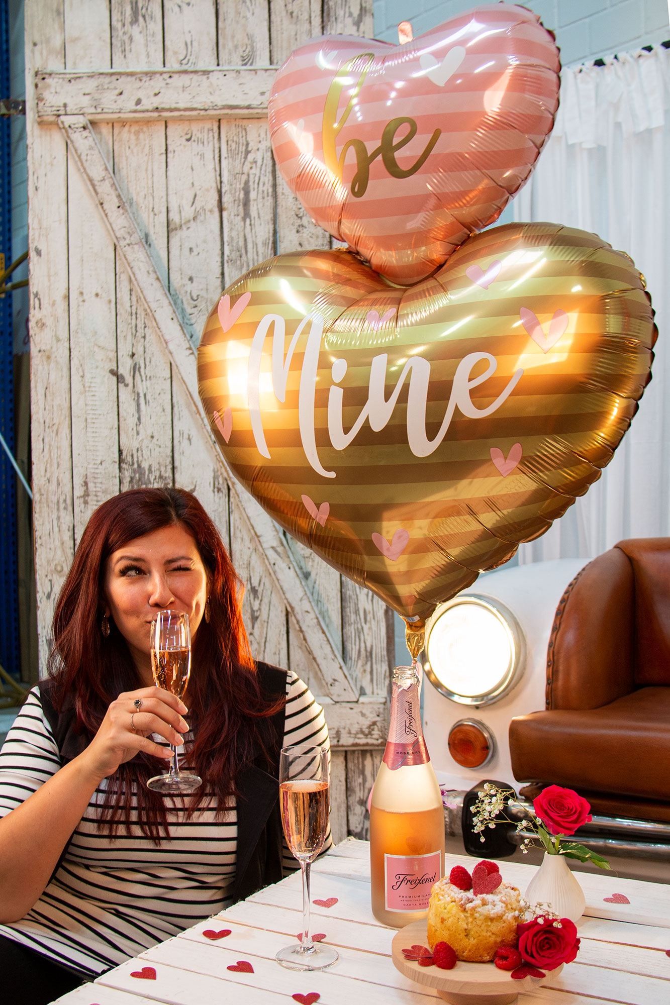 Folienballon "be mine" Doppelherz 107cm Folienballon "be mine" Doppelherz 107cm