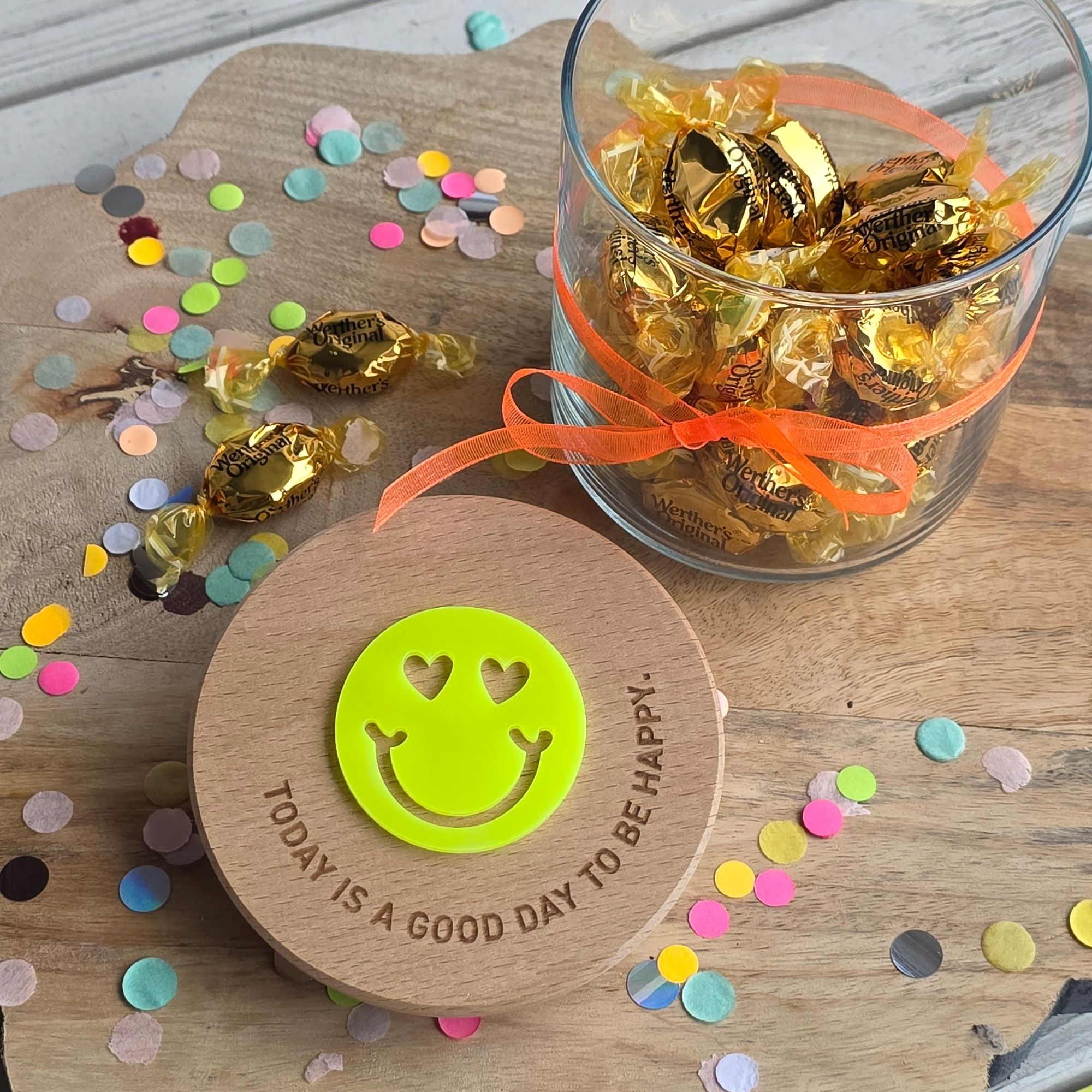 Geschenkglas "GOOD DAY" Neongelb Zahl, Symbol, Text