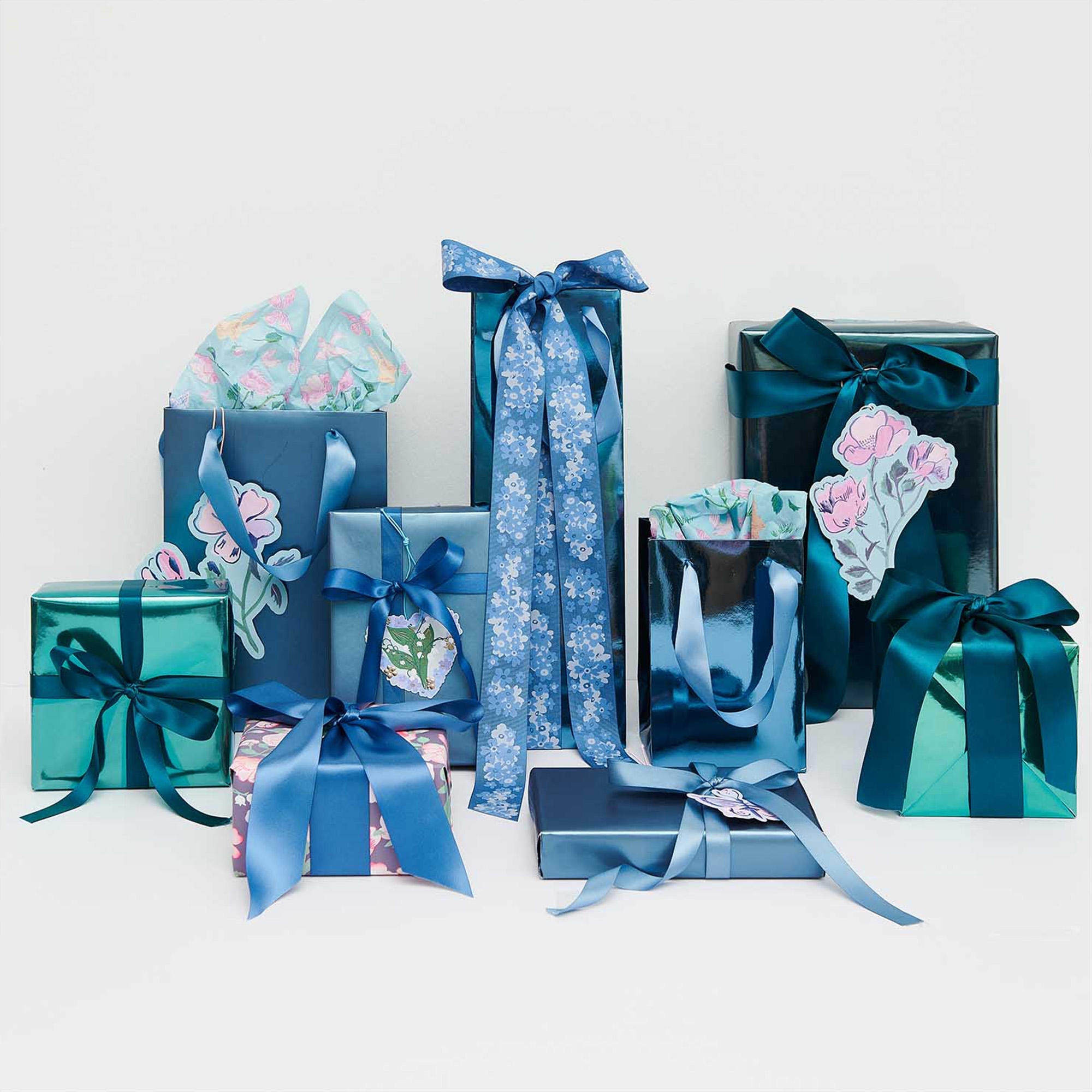 Geschenkpapier auf Rolle, Metallic Blau Glänzend 2m