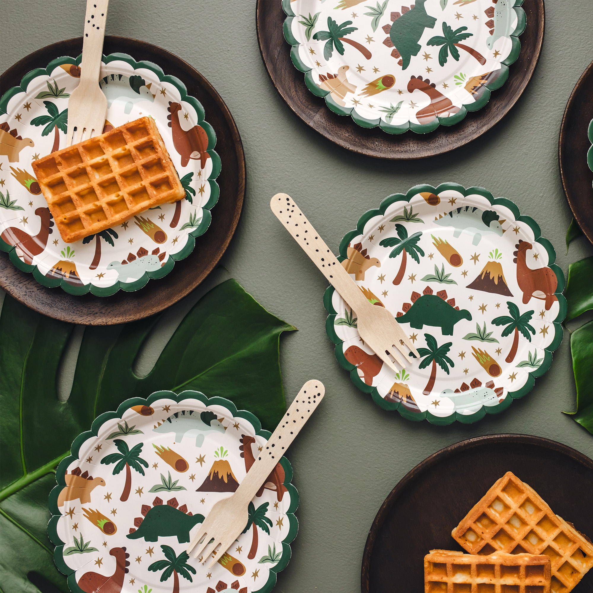 6 Pappteller "Dinosaurier" 18 cm 6 Pappteller "Dinosaurier" 18 cm