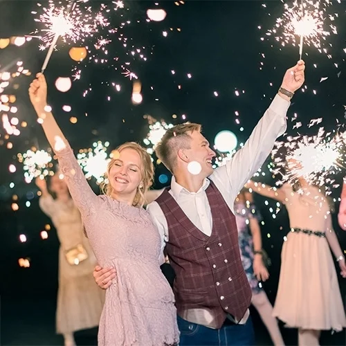 kinderparty, feier, funkenritz, lichtshow, sparklers