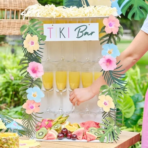 tiki bar, fruchtcocktail, glaswaren, bambusblätter?, sommer party