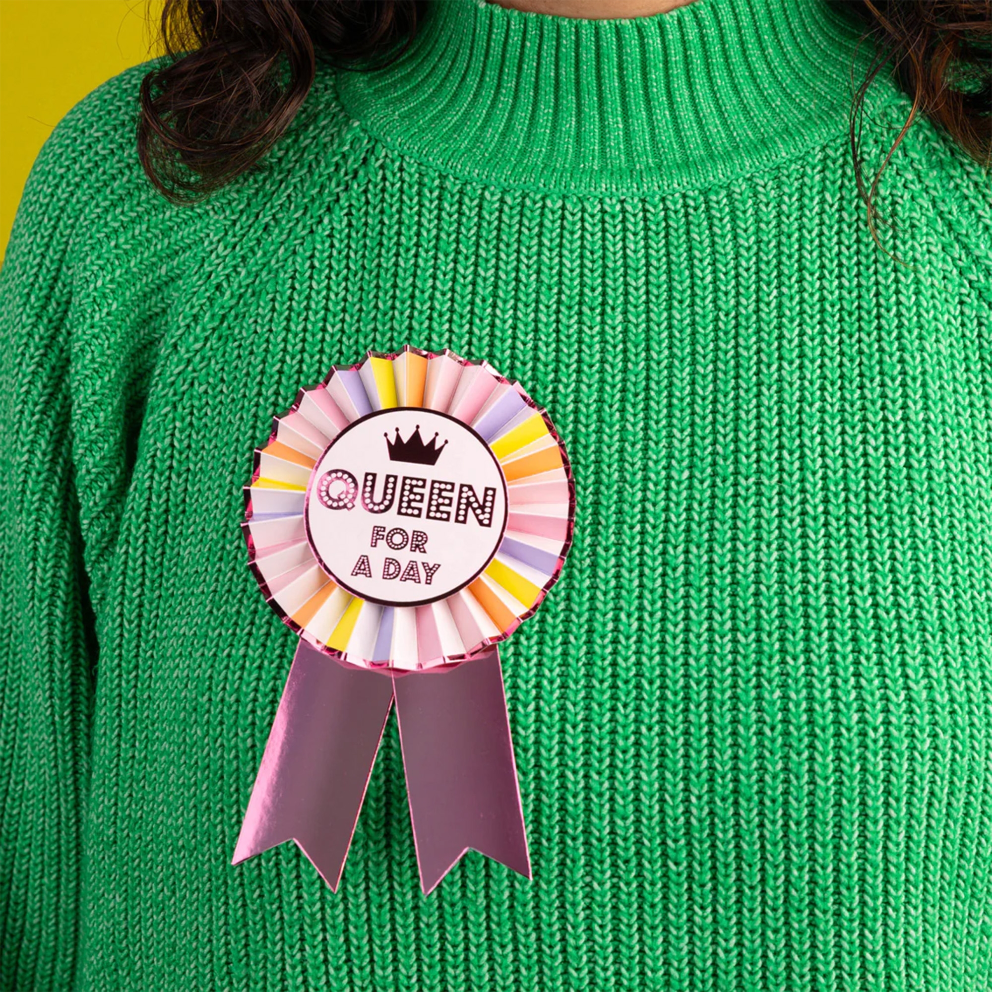 Anstecker "Queen for a Day" Bekleidung, Strickwaren, Pullover