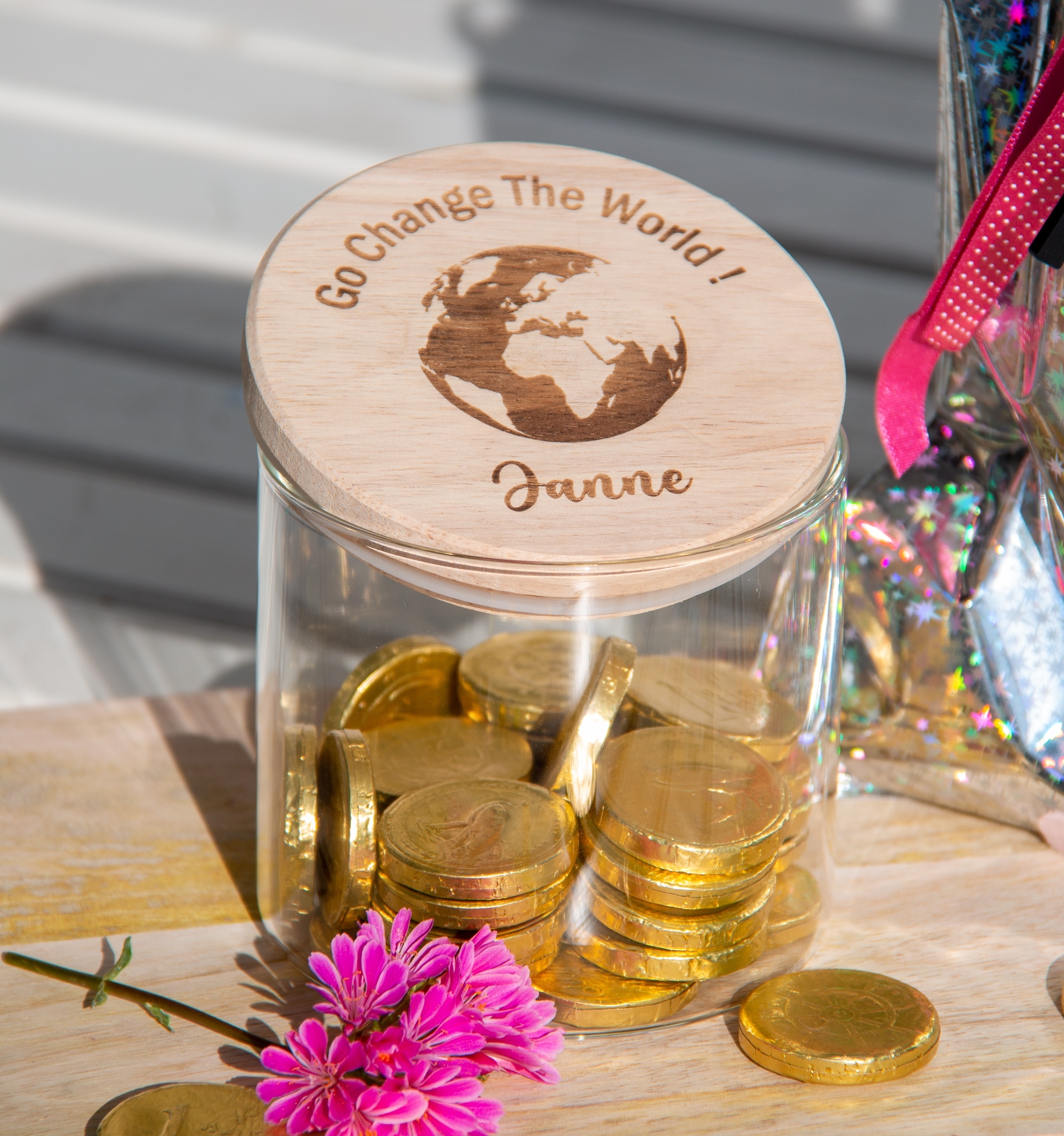 3e65b254f31e654c9b1f4e8202ef3d25d147581f Geschenkglas Go Change The World! "Name" 530 ml