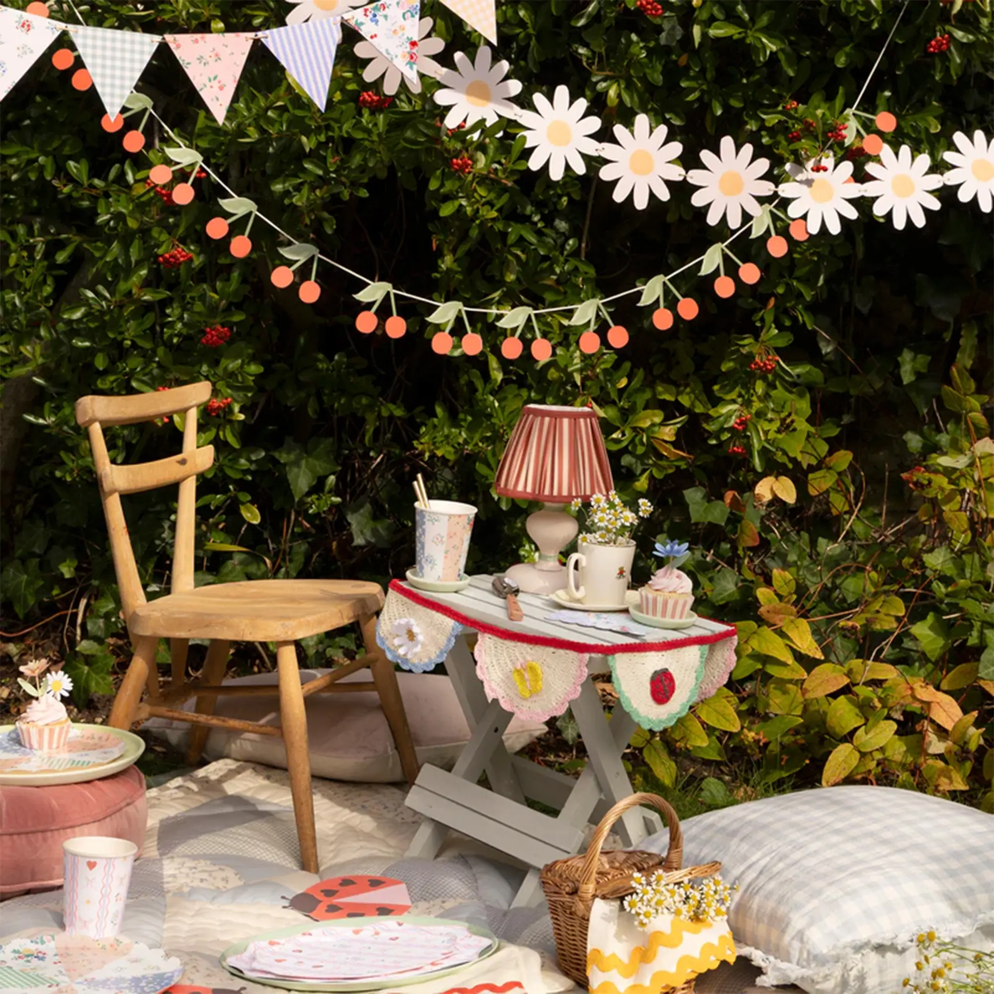 Picknick, Garten, Tischdeko, Lampe, Korb