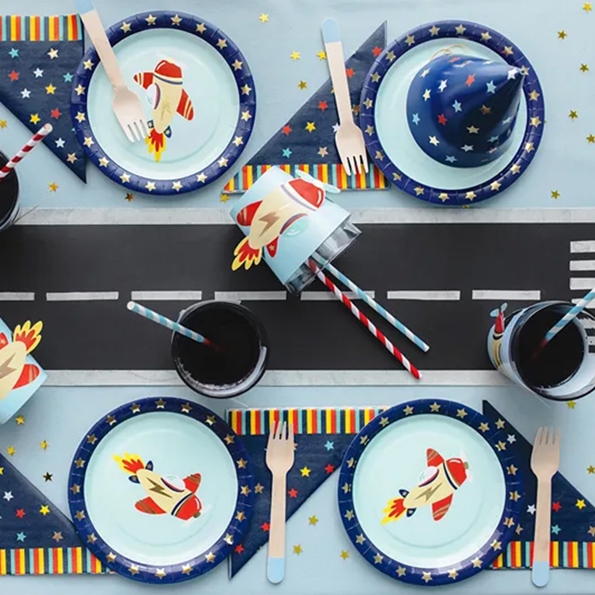 6 Partyhütchen mit bunten Sternen, Dunkelblau 6 Partyhütchen mit bunten Sternen, Dunkelblau