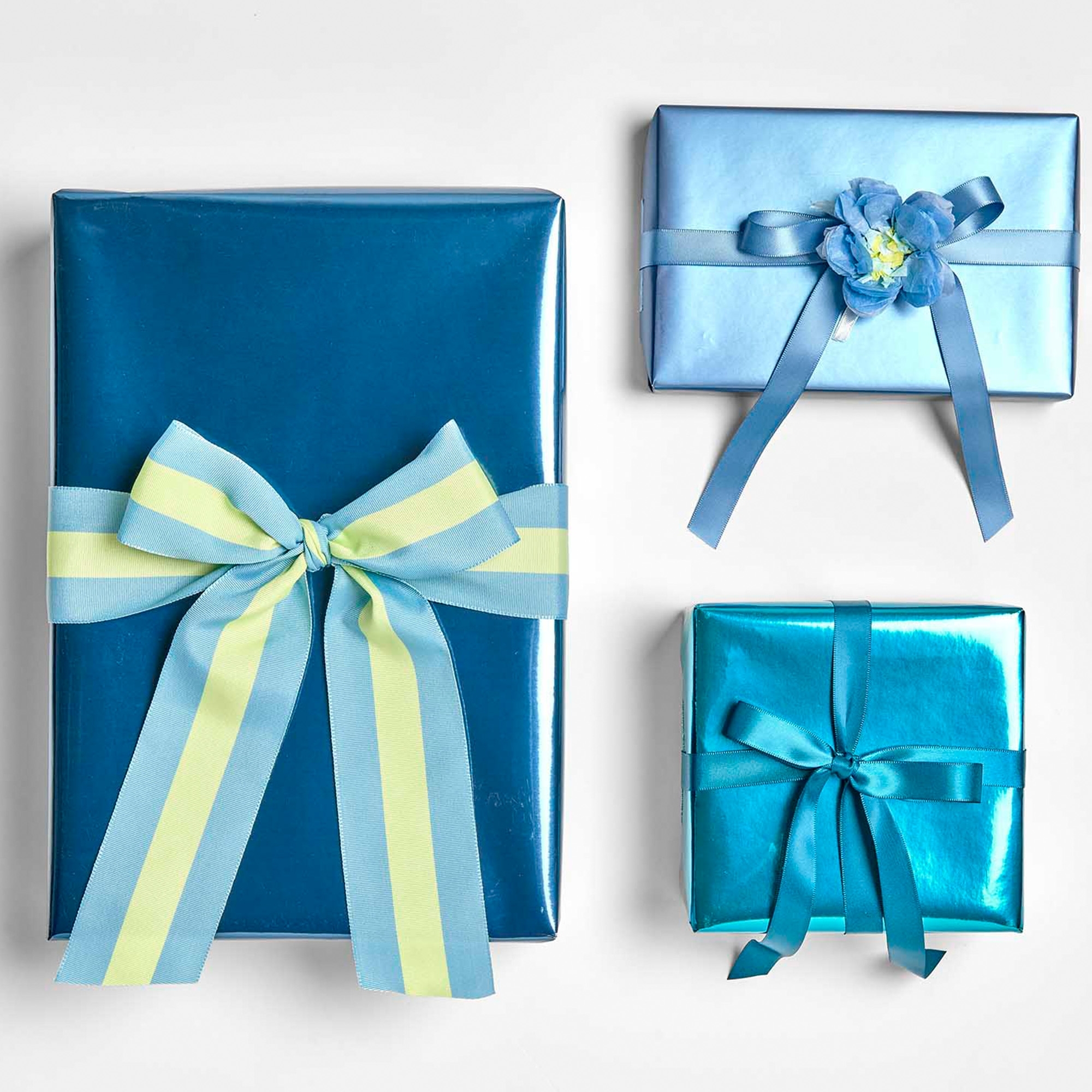 Geschenkpapier auf Rolle, Metallic Blau Glänzend 2m
