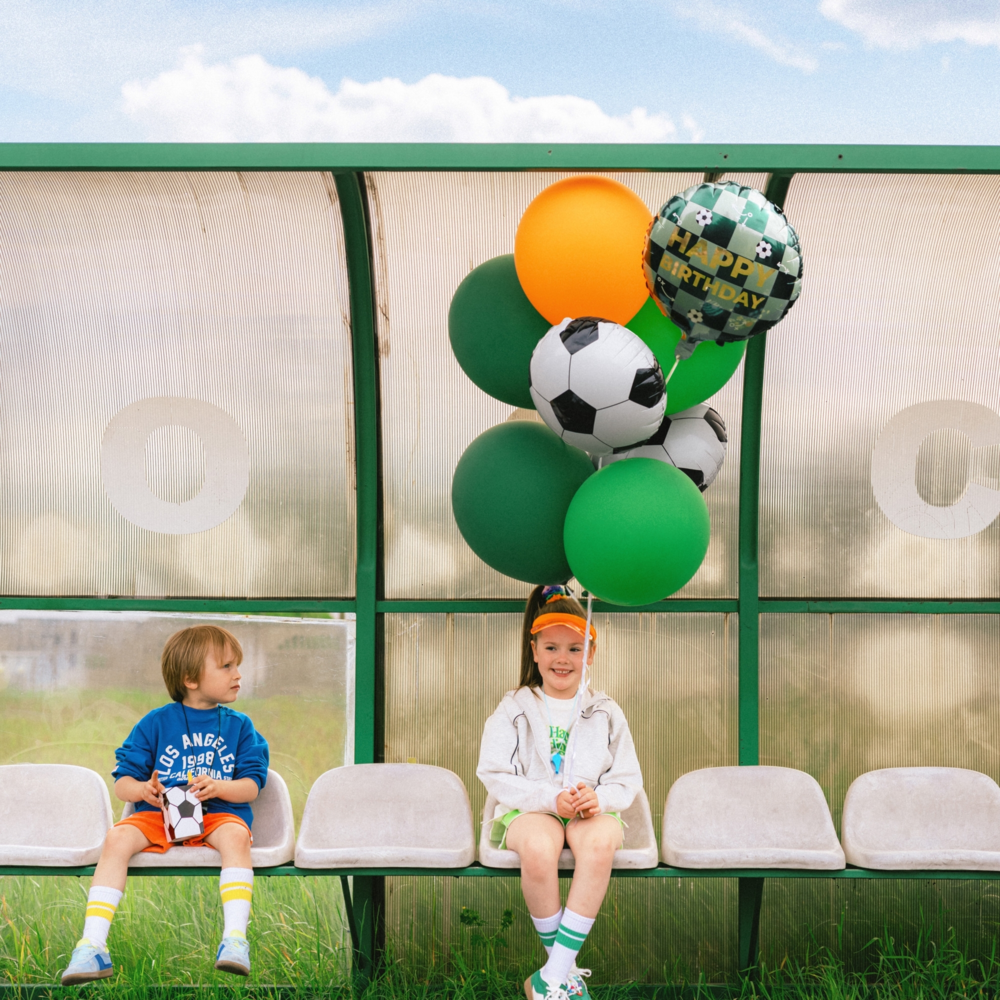 Folienballon "Happy Birthday mit Bällen" 45 cm Fußball-Ball, Sphäre, Menschen, Person, Schuh