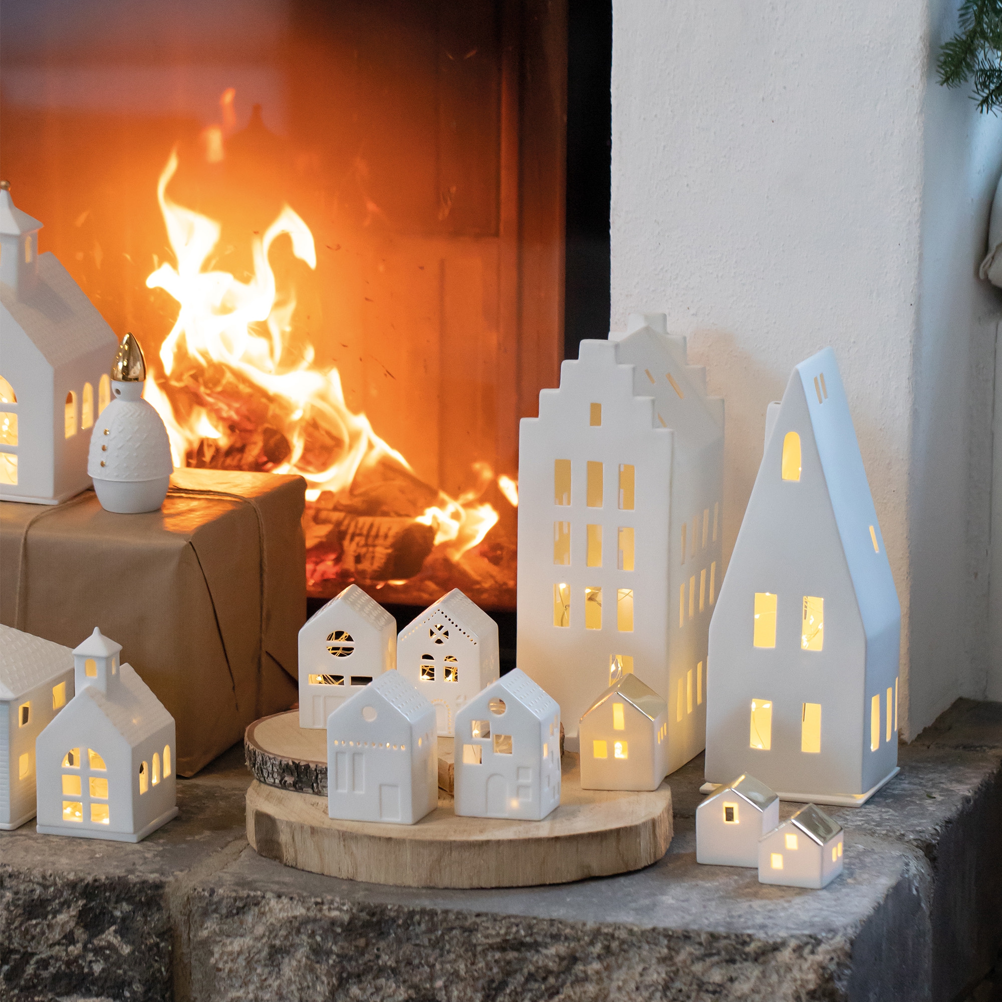 RĂ€der Design - GroĂes Lichthaus Giebeldach Kamin, Drinnen