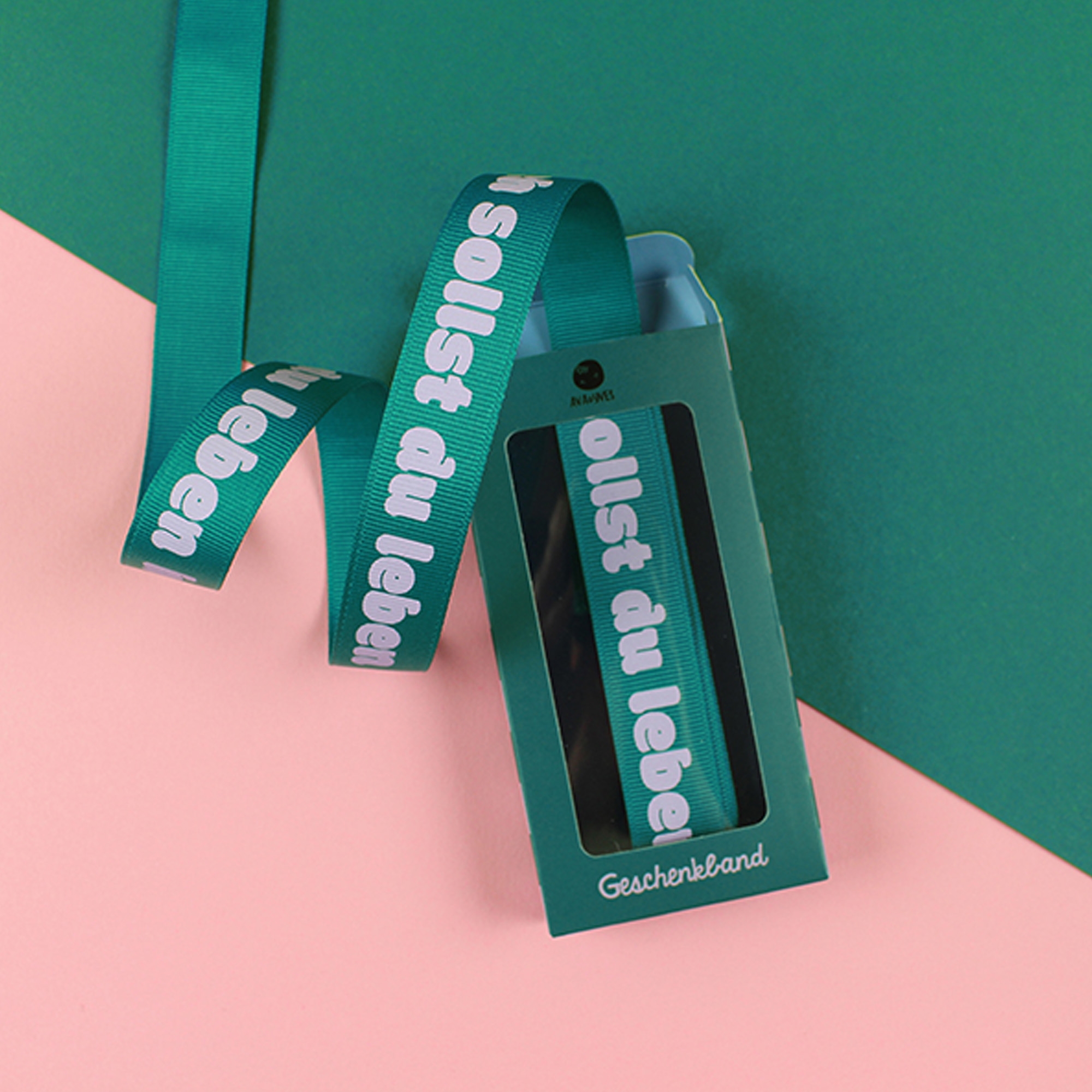 Geschenkband “Hoch sollst du leben” Dunkelgrün, Flieder, 5m Geschenkband “Hoch sollst du leben” Dunkelgrün, Flieder, 5m