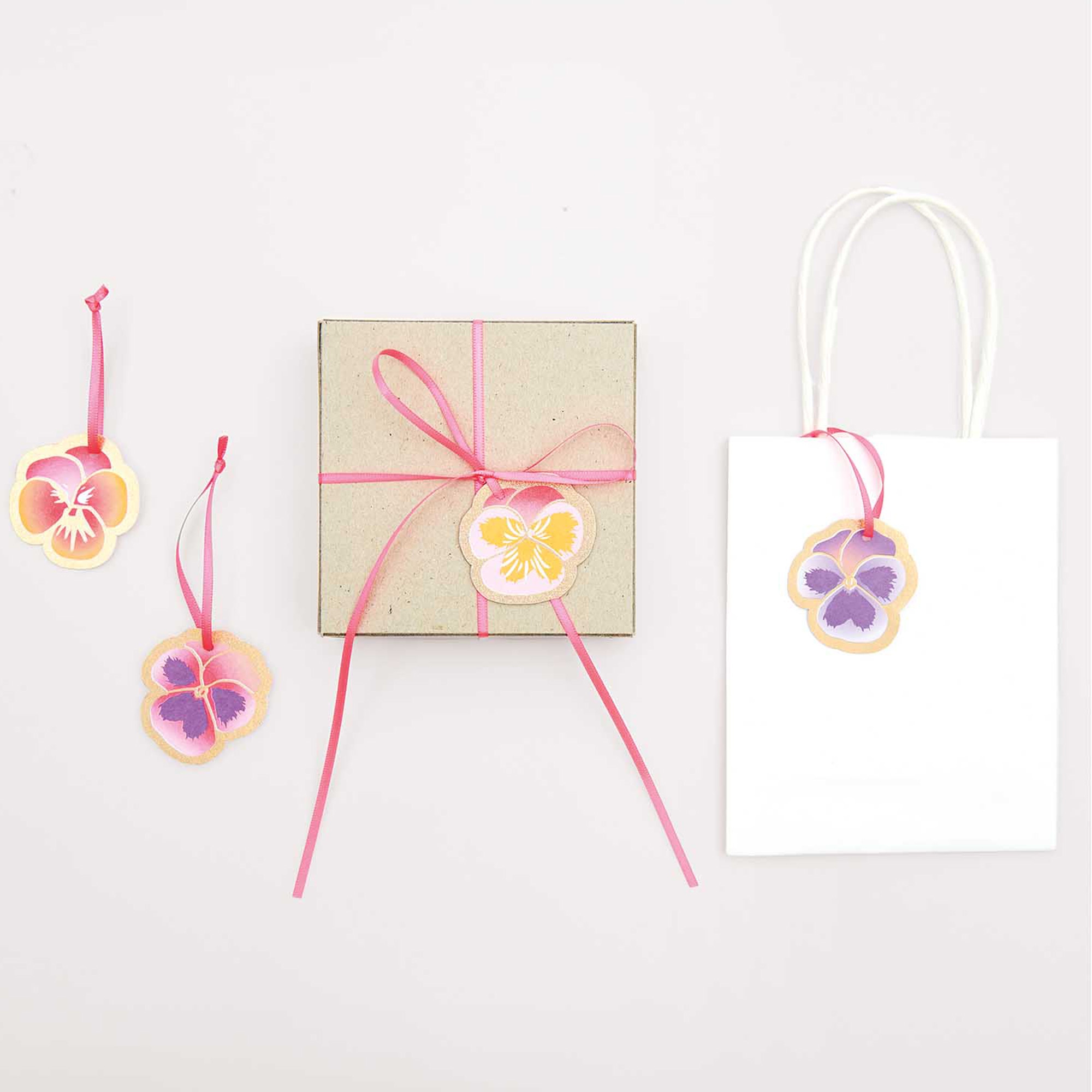 GeschenkanhĂ€nger "Futschikato" StiefmĂŒtterchen GeschenkanhĂ€nger "Futschikato" StiefmĂŒtterchen