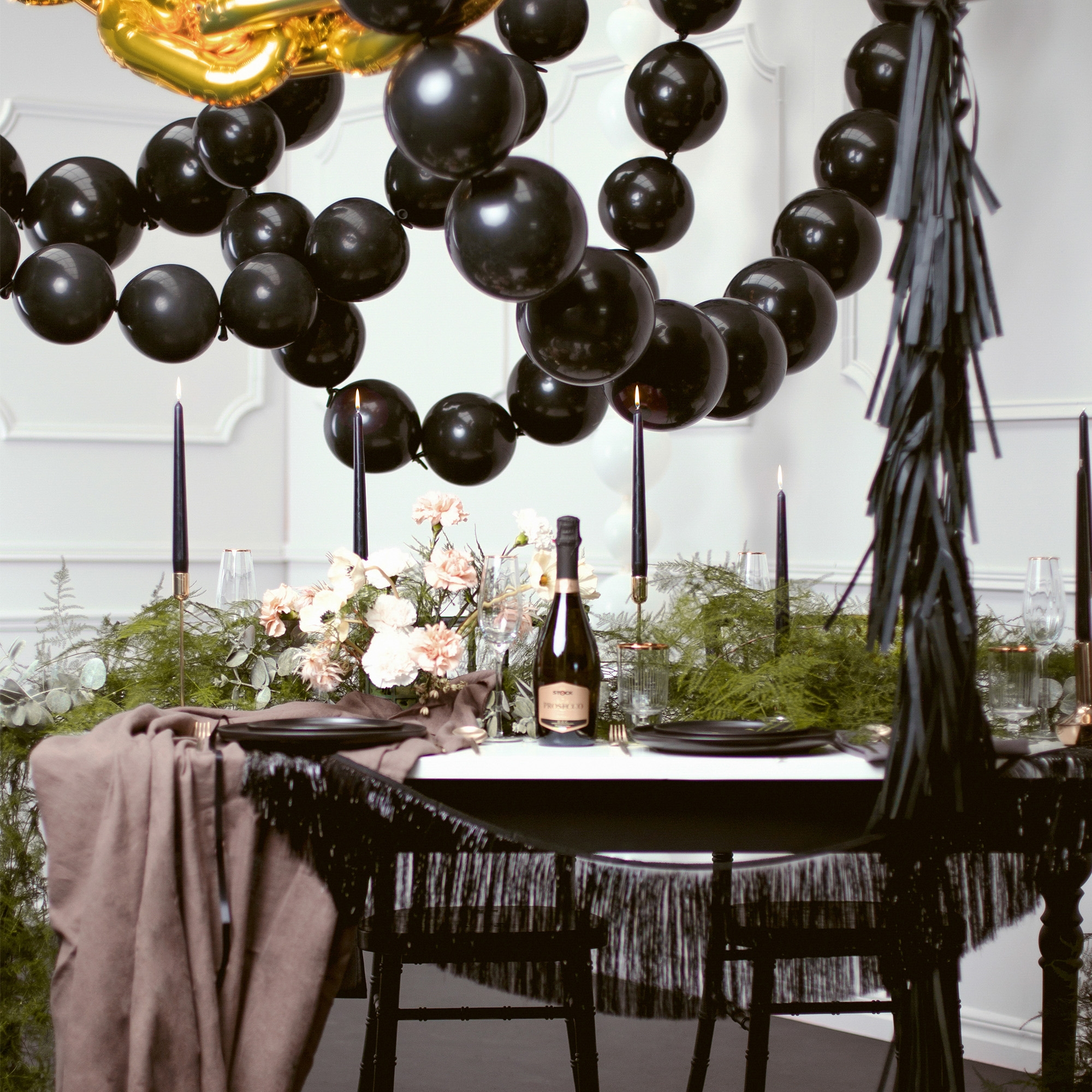 Fransengirlande Schwarz 135cm Fransengirlande Schwarz 135cm
