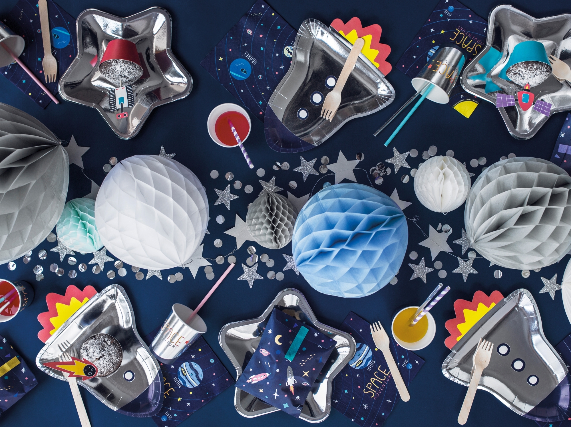 Weltraum - 6 Teller in Raketenform Weltraum - 6 Teller in Raketenform