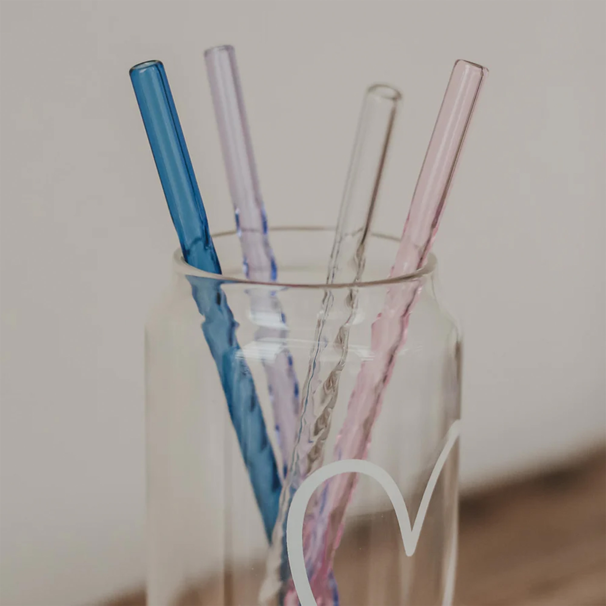 Eulenschnitt - Glasstrohhalme gedreht "Pink" mit Reinigungsbürste - 4er Set Eulenschnitt - Glasstrohhalme gedreht "Pink" mit Reinigungsbürste - 4er Set