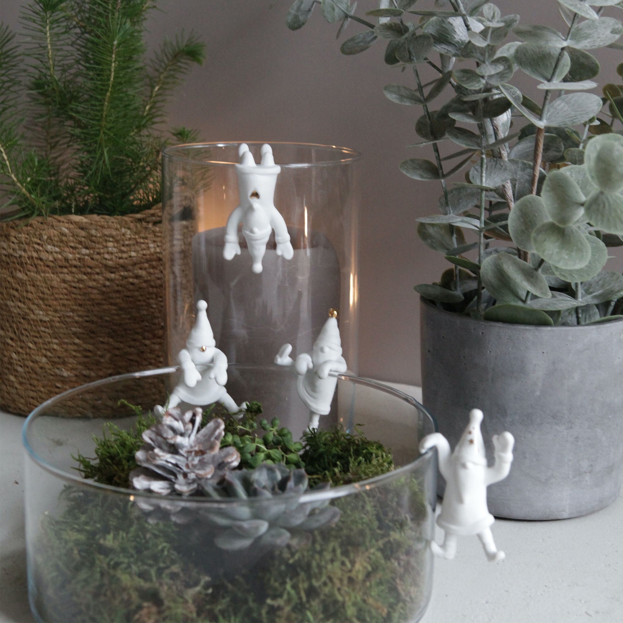 Porzellan Kletter Santa "Goldener Bommel"