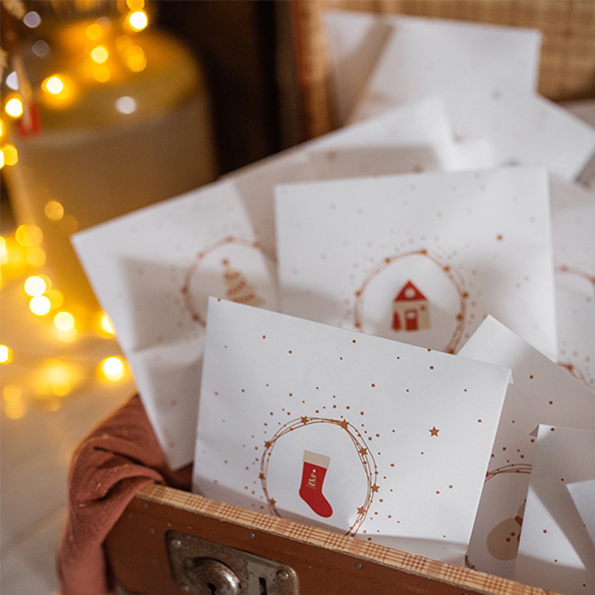 Geschenk- und Adventskalendertütchen 24er Set verschiedene Motive Geschenk- und Adventskalendertütchen 24er Set verschiedene Motive