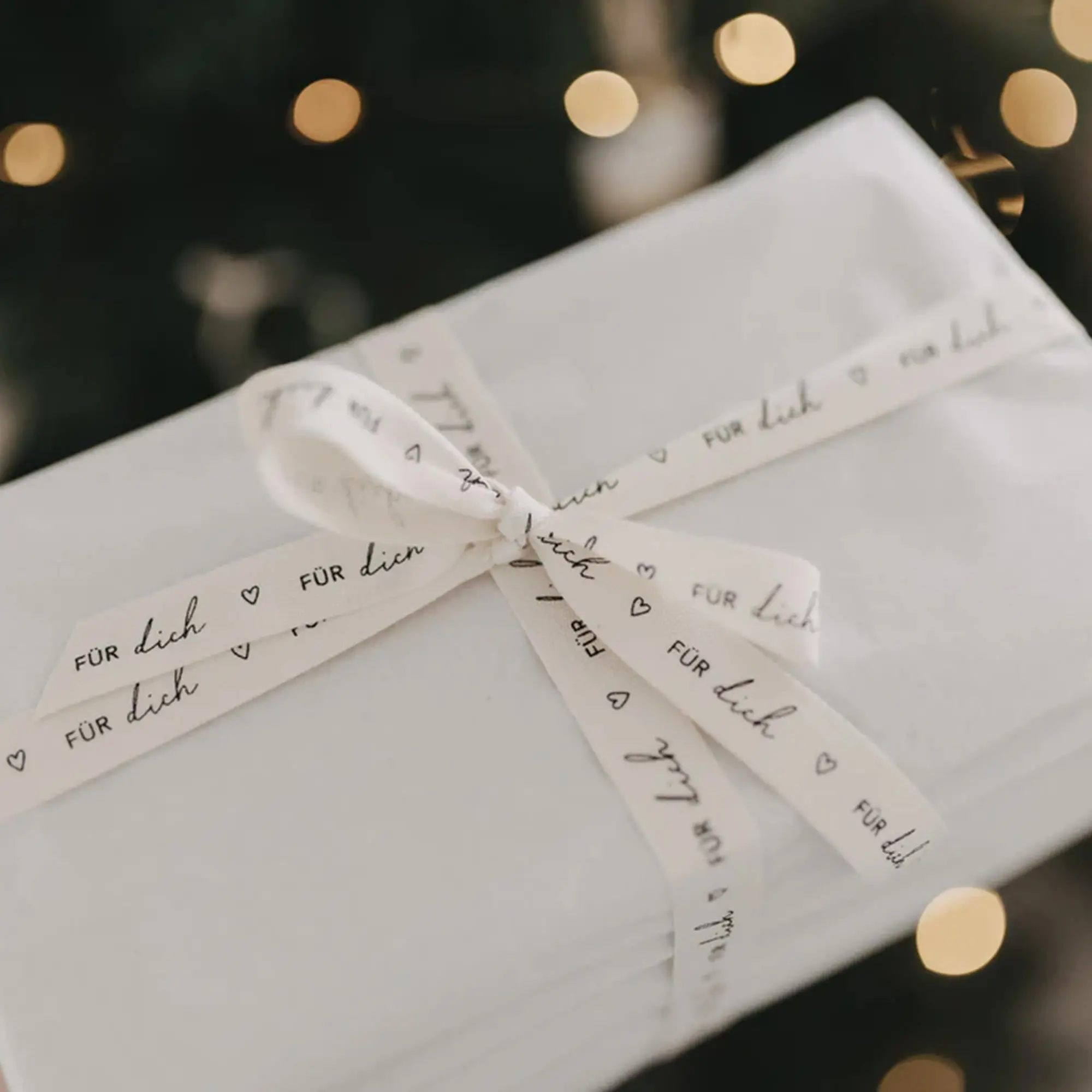 Geschenkverpackung, Weißes Geschenk, Schleife, Ribbon, Kartonverpackung
