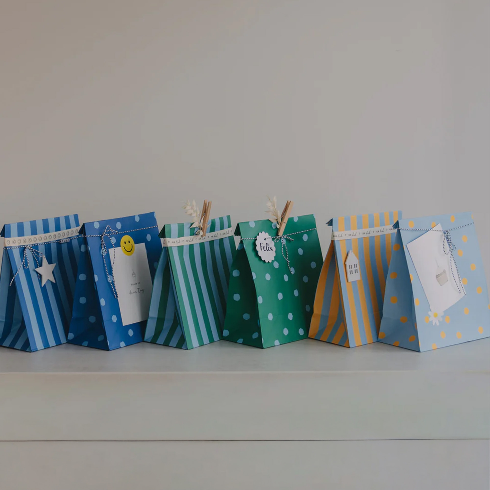 Geschenkverpackung, Geschenkbox, Papierbox, Paket, Dekor