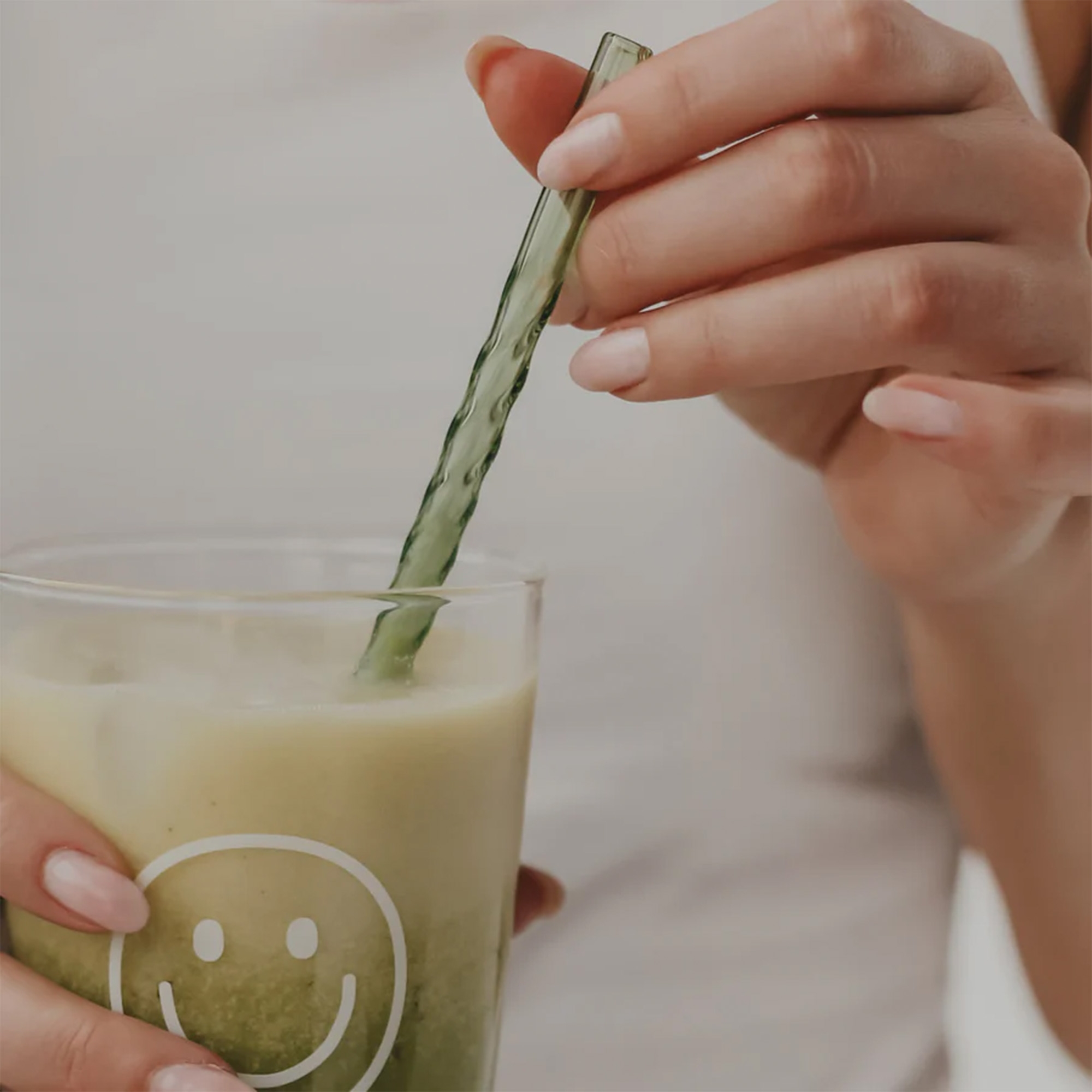 Eulenschnitt - Glasstrohhalme gedreht "Grün" mit Reinigungsbürste - 4er Set Eulenschnitt - Glasstrohhalme gedreht "Grün" mit Reinigungsbürste - 4er Set