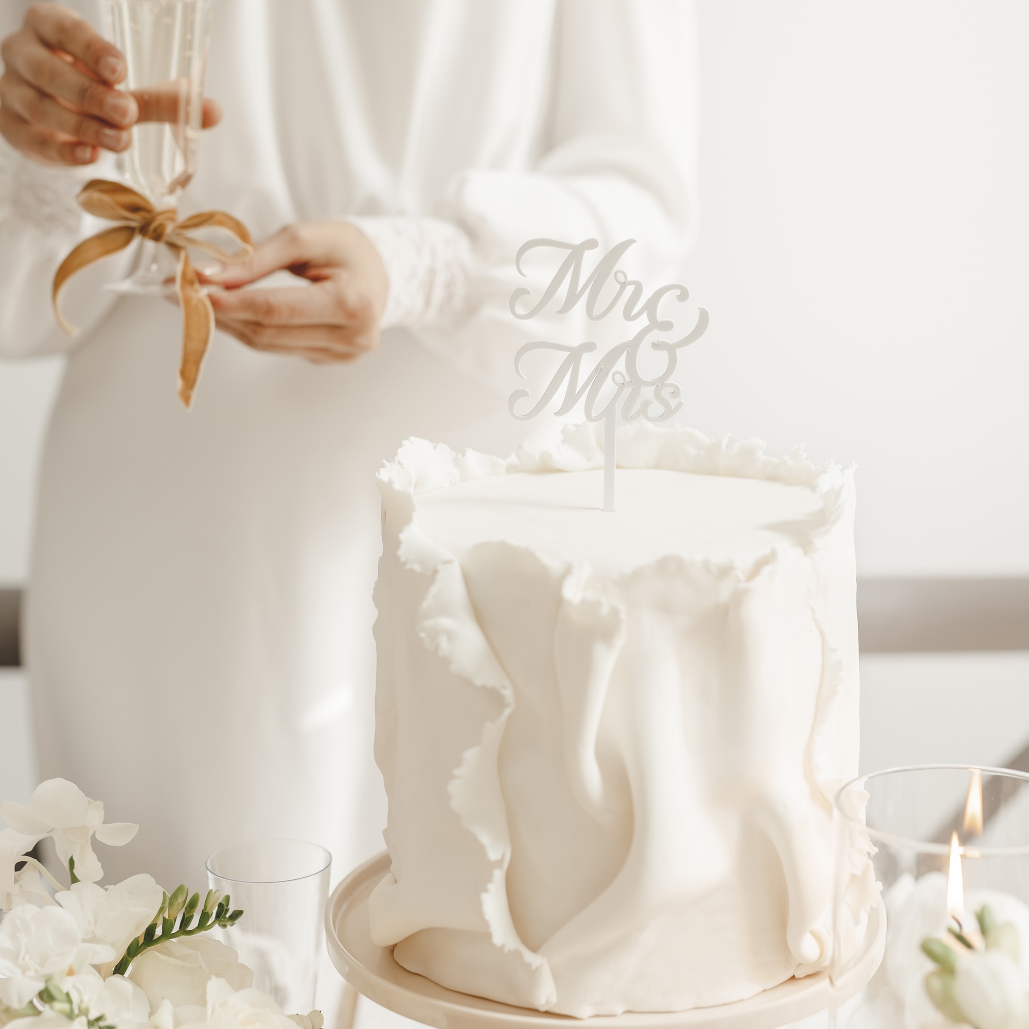 Cake Topper "Mr & Mrs" Weiß hochzeitstorte, torte, weiße-torte, fondant, dekoration