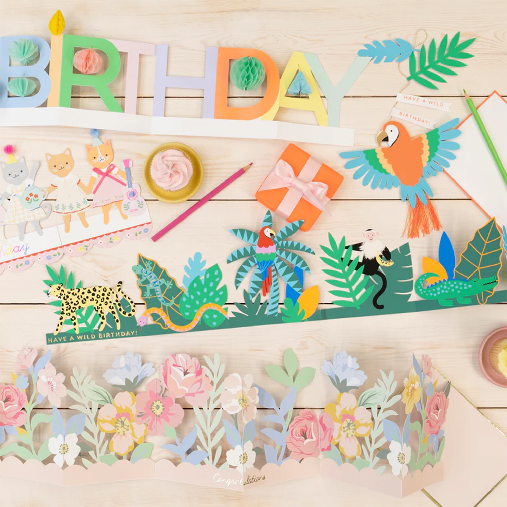 Birthday, Papierdeko, Girlande, Karten, Florale Dekoration