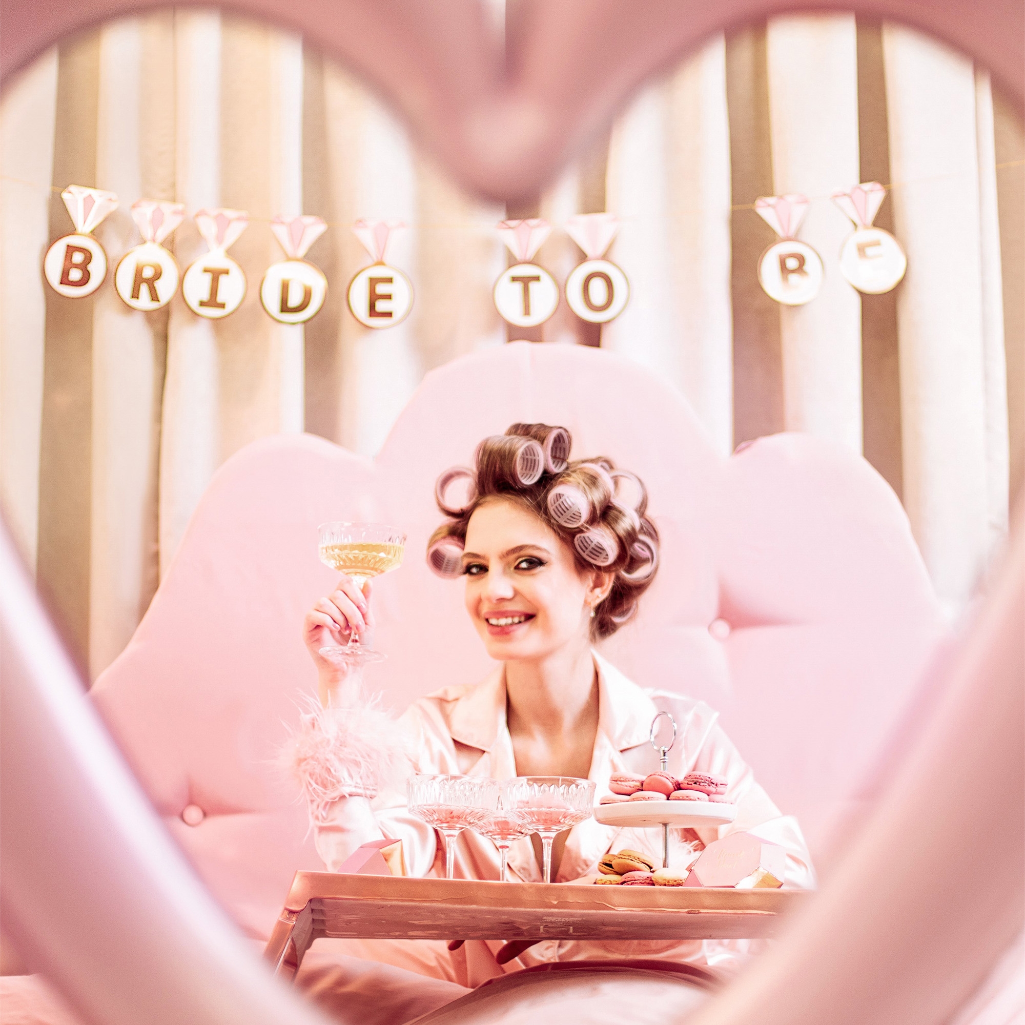 Girlande "Bride to Be" Ringe Person, Leute, Krippe, Mobiliar, Bett für Säuglinge