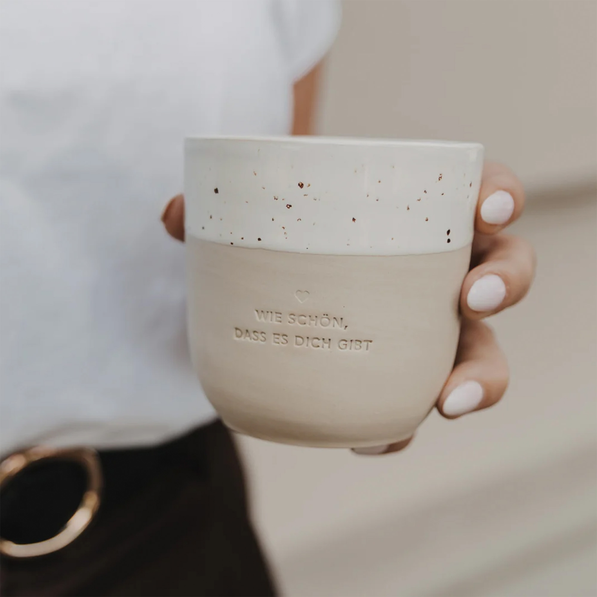 Eulenschnitt - Steingut-Becher "Wie schön" Pokal, Getränk, Kaffee, Kaffeetasse