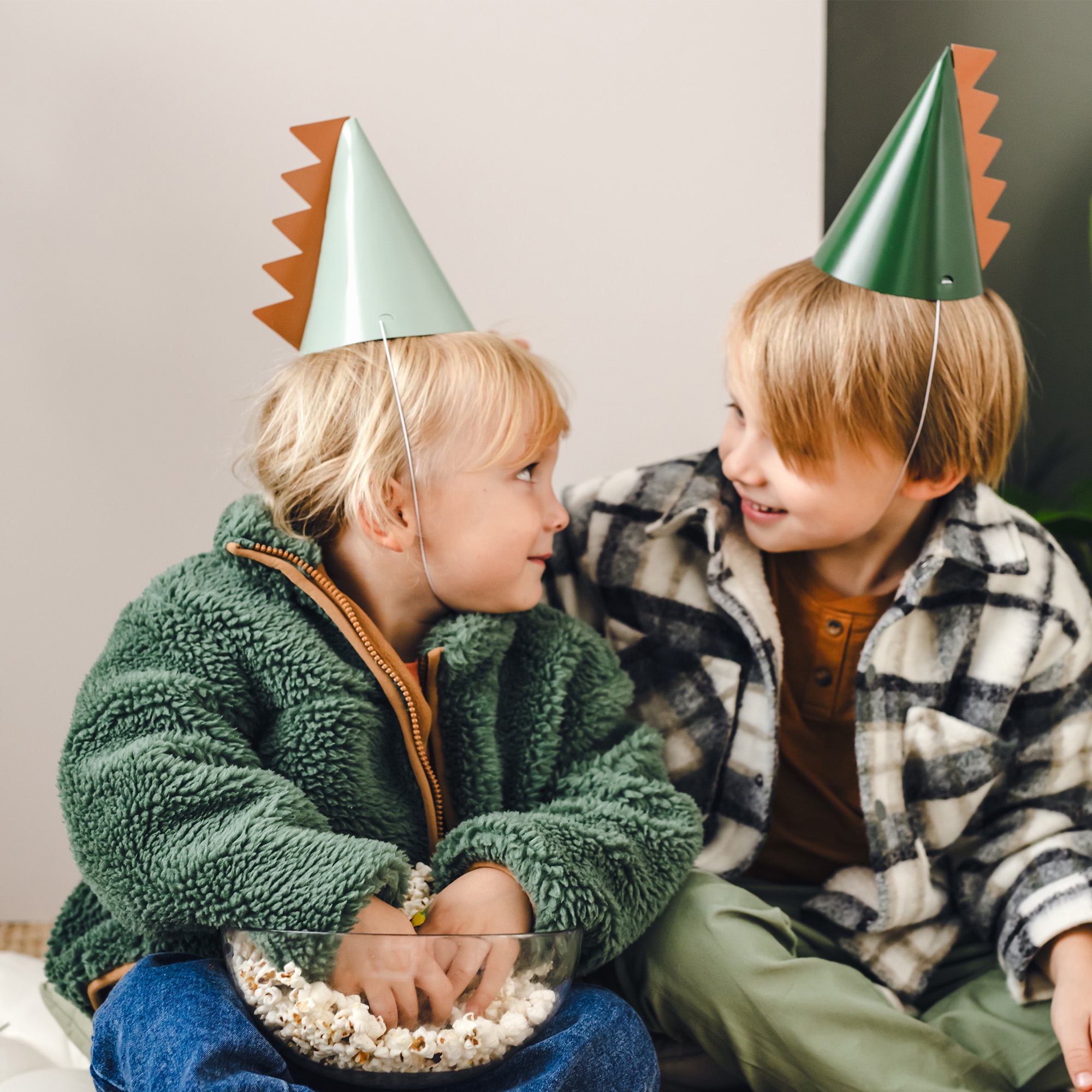 6 Partyhütchen "Dinosaurier" Leute, Person, Hut, Junge, Kind