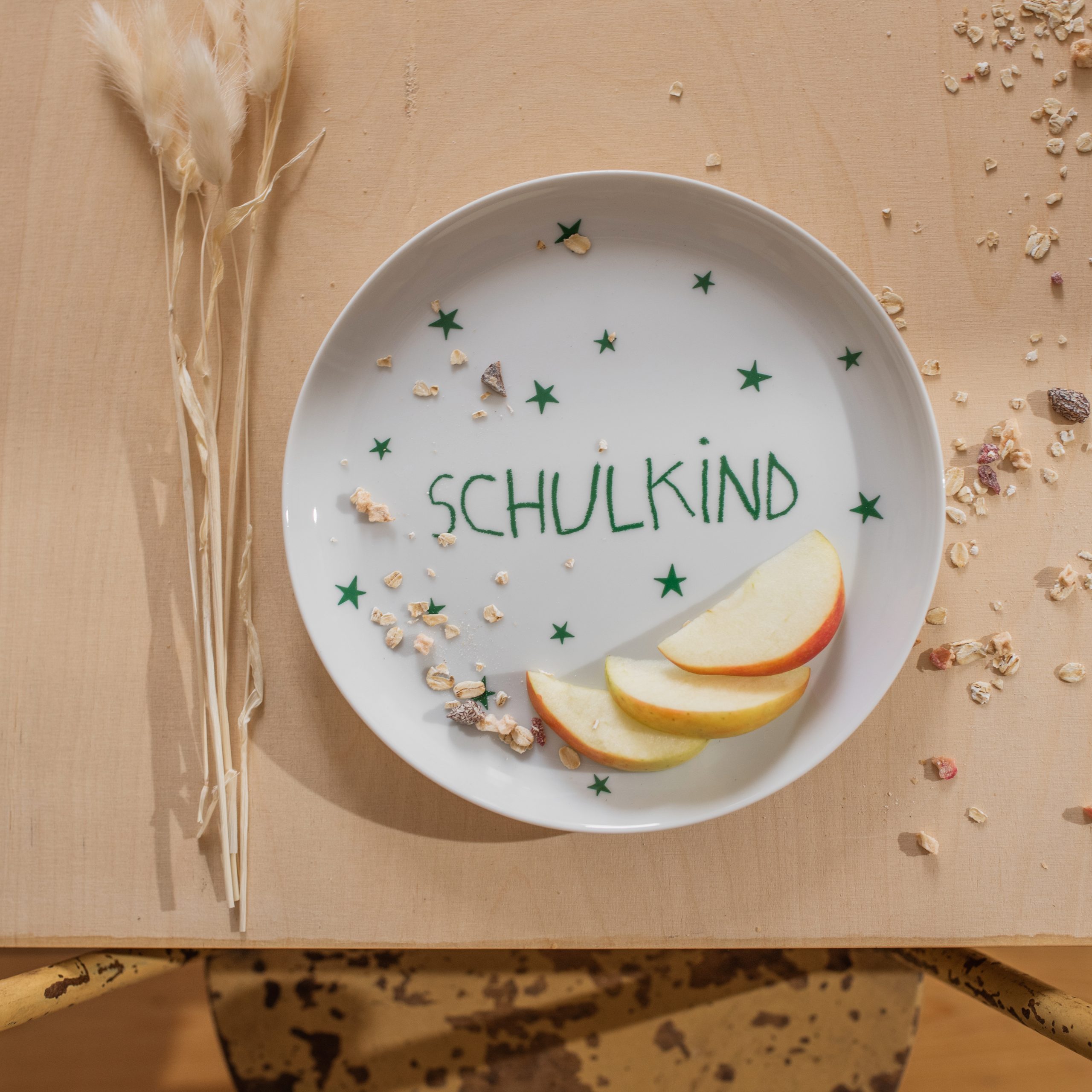 Einschulung - Porzellanteller "Schulkind", Grün Einschulung - Porzellanteller "Schulkind", Grün
