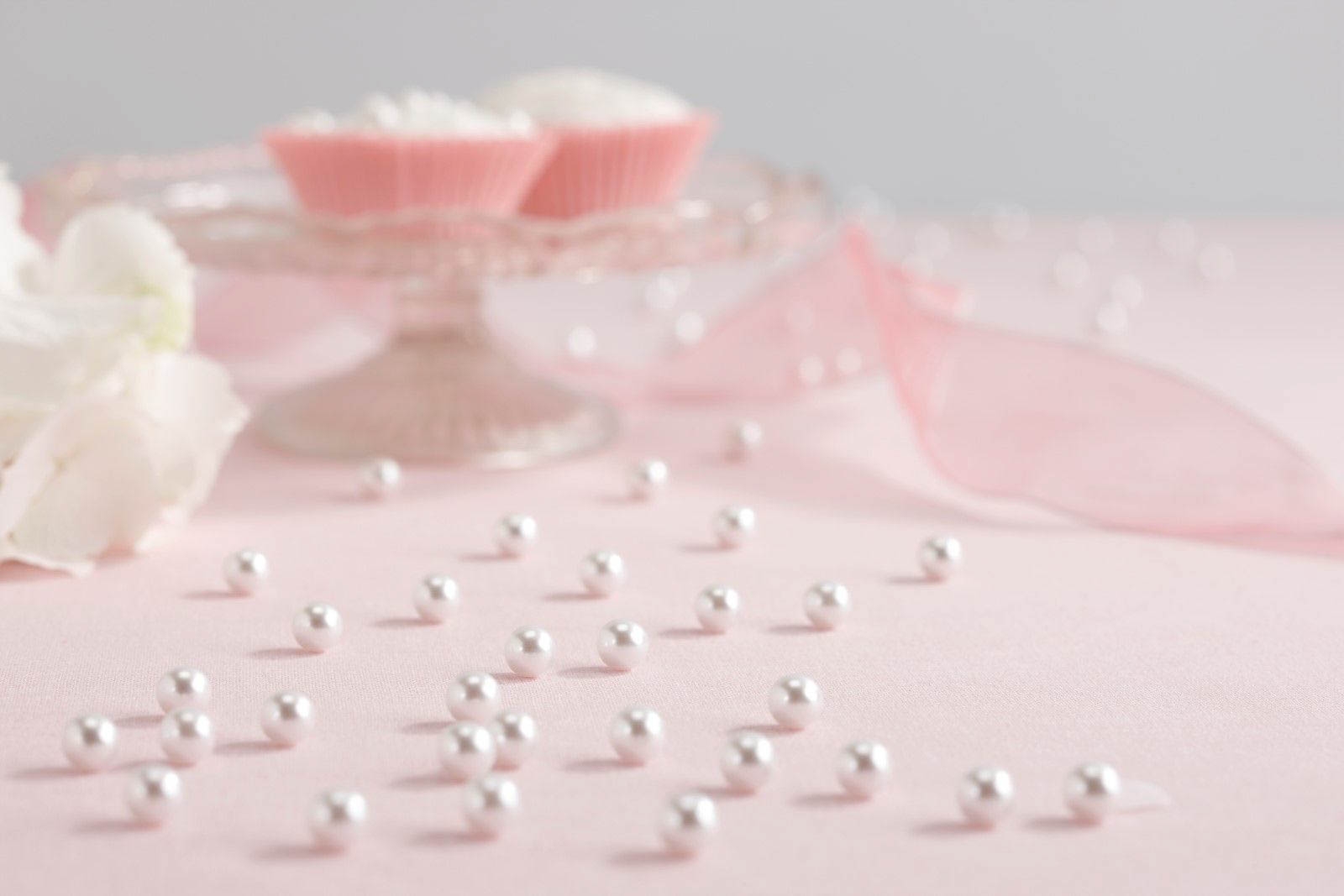 Love Struck - Weiße Tisch Perlen